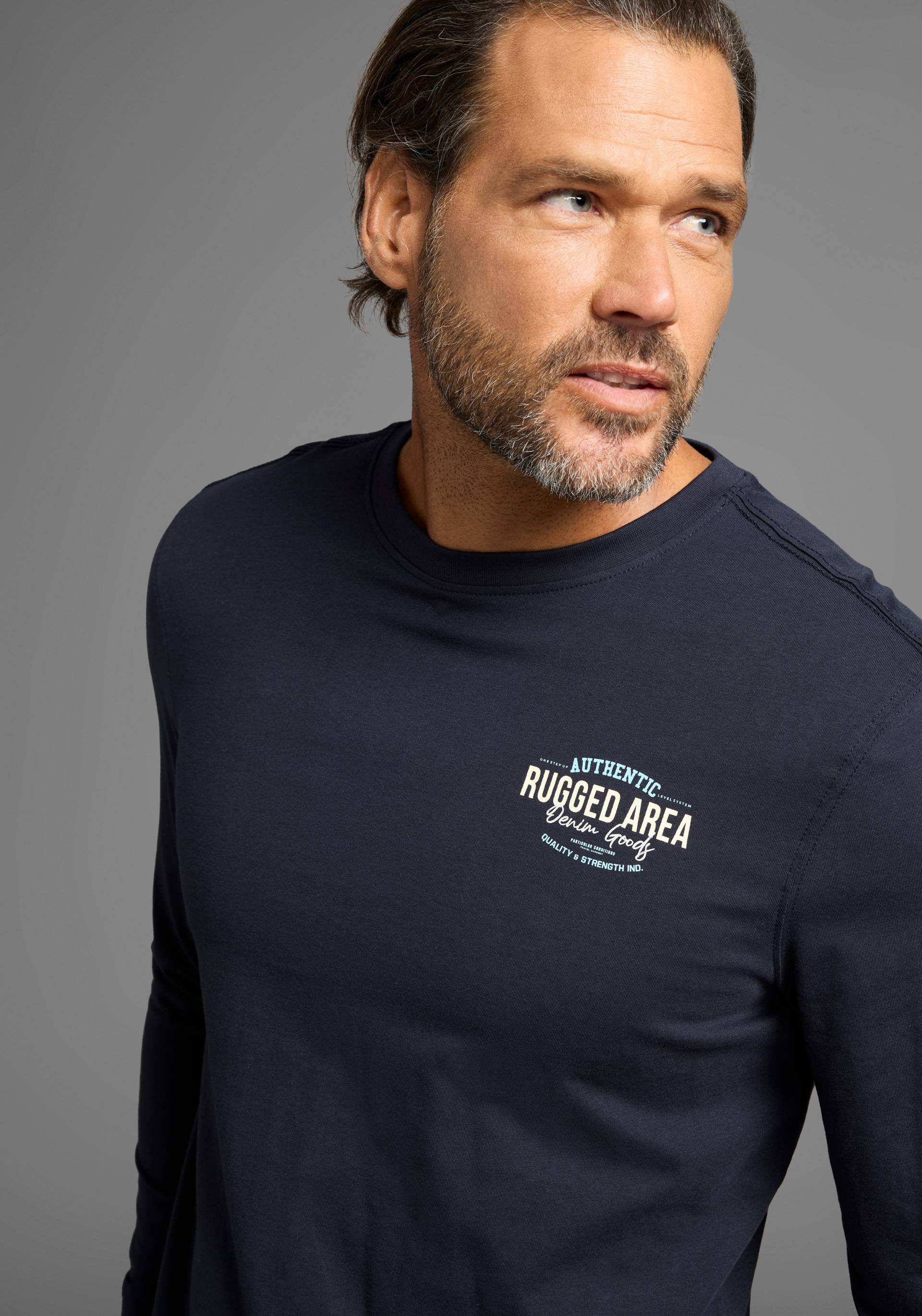 Man's World Langarmshirt, kleiner Brustprint Man's World Langarmshirt, kleiner Brustprint von mans world