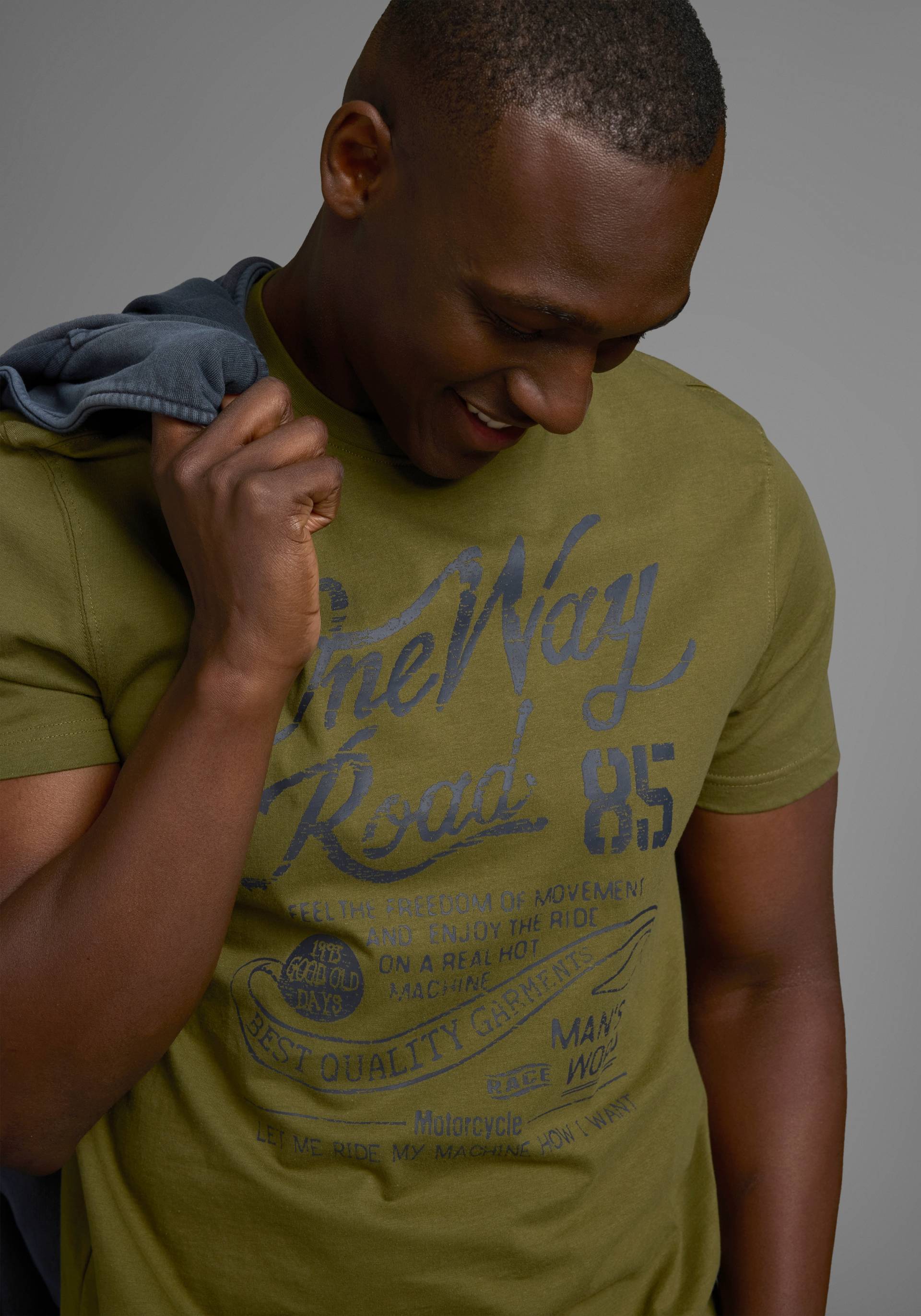Man's World T-Shirt, Kurzarm, Regular Fit, mit Print, Rundhals, im Used-Look Man's World T-Shirt, Kurzarm, Regular Fit, mit Print, Rundhals, im Used-Look von mans world