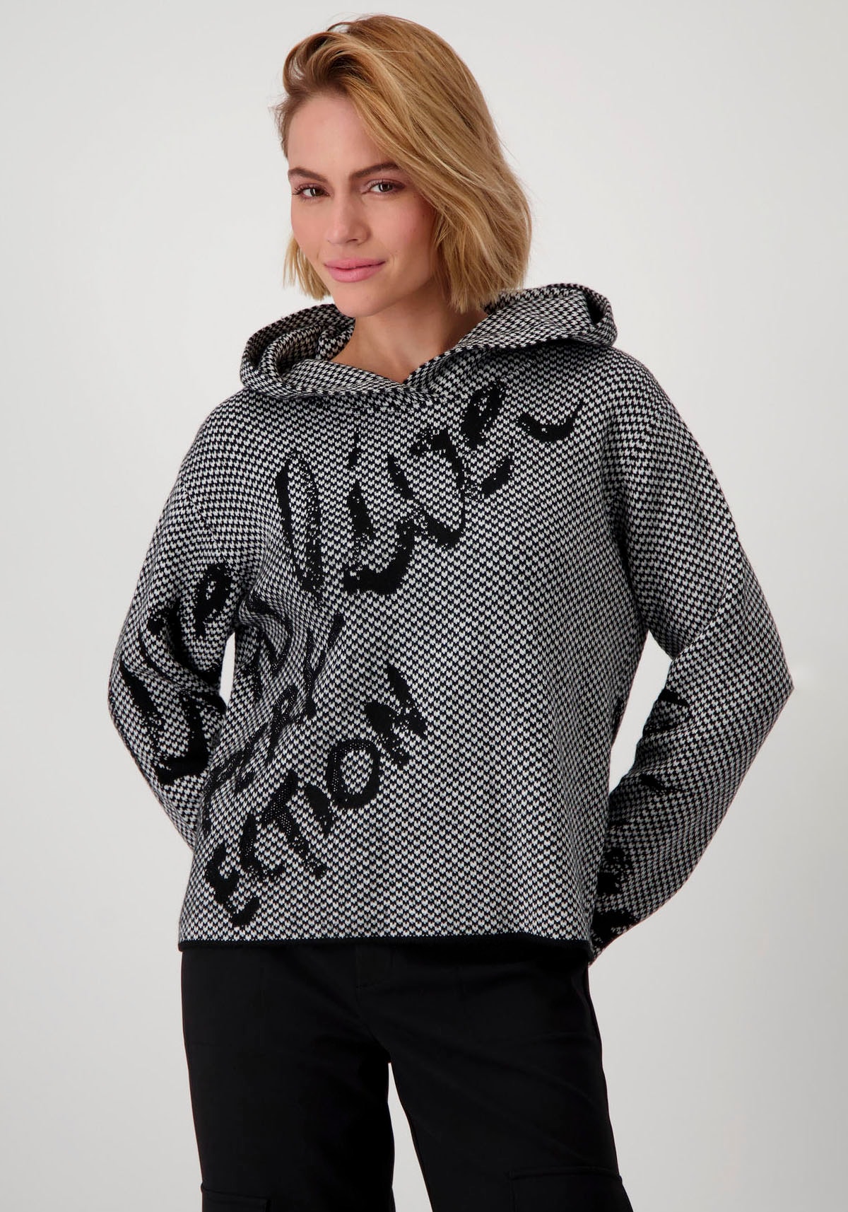 Monari Kapuzenpullover, mit Glitzerschriftzug von monari