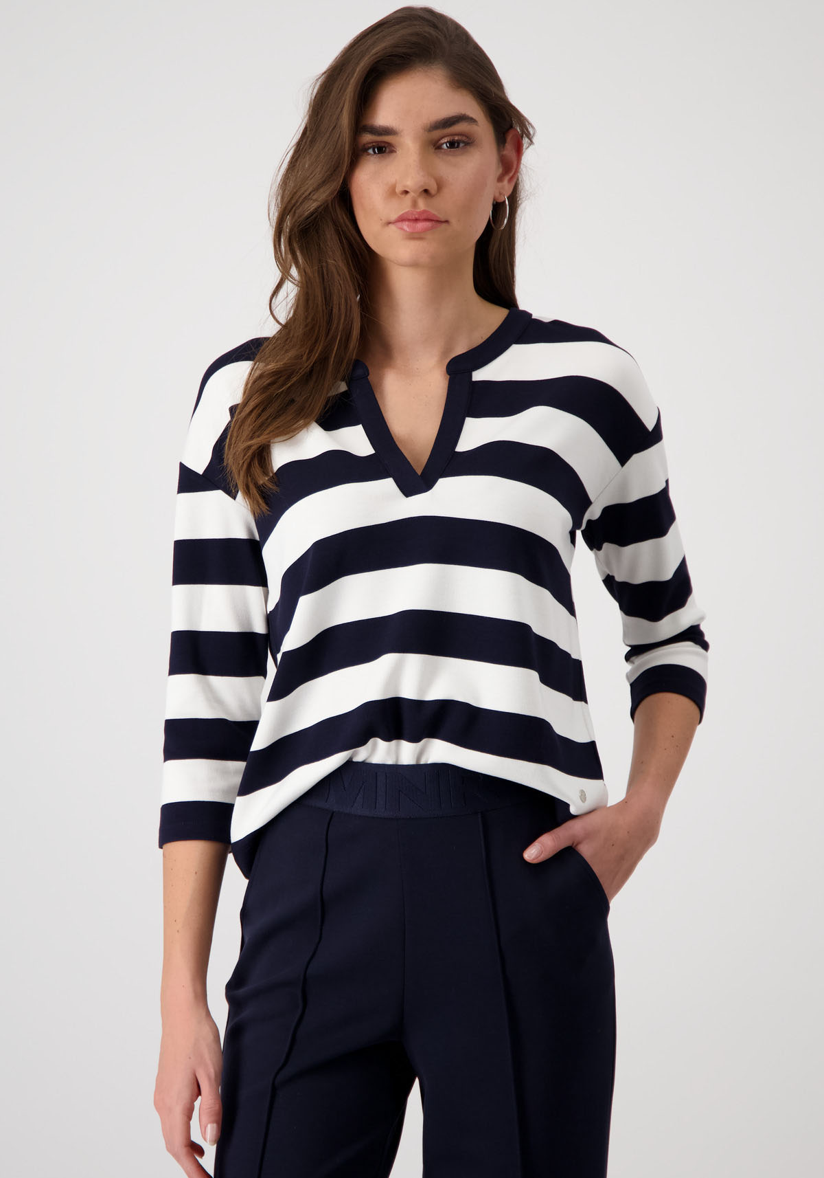 Monari Sweatshirt »Sweatshirt Ringel«, Mit V-Ausschnitt Monari Sweatshirt »Sweatshirt Ringel«, Mit V-Ausschnitt von monari