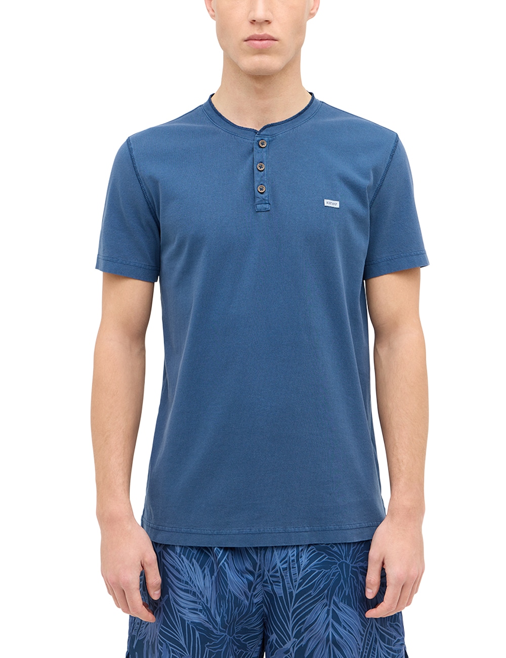 MUSTANG Kurzarmshirt »Style Ausin«, mit Marken-Label MUSTANG Kurzarmshirt »Style Ausin«, mit Marken-Label von mustang