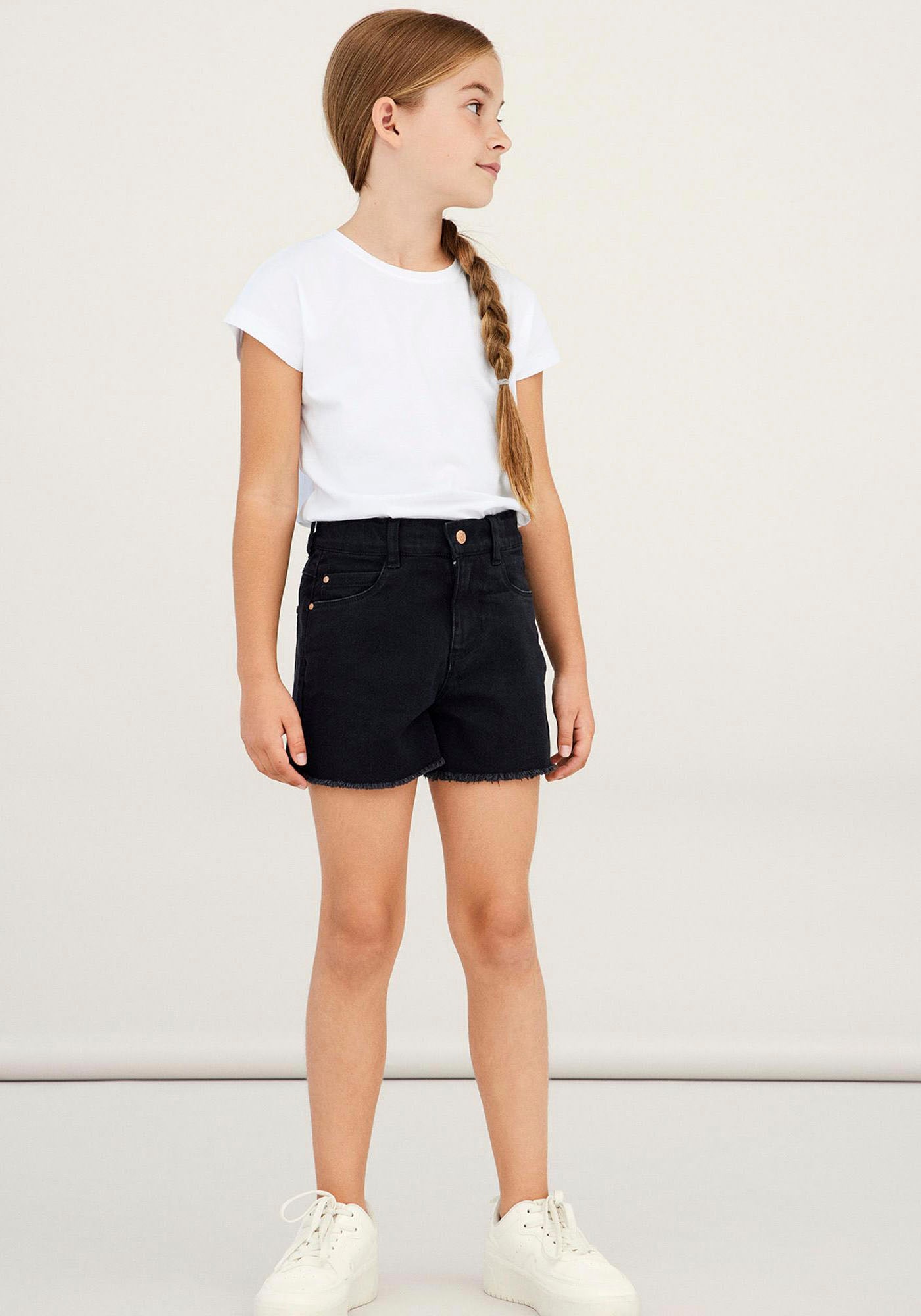 Name It Shorts »NKFROSE HW MOM DNM SHORT«, mit offenen Säumen Name It Shorts »NKFROSE HW MOM DNM SHORT«, mit offenen Säumen von name it