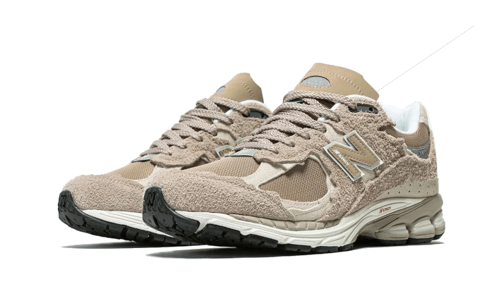 New Balance 2002r Protection Pack Beige Herren Beige 40.5 von new balance