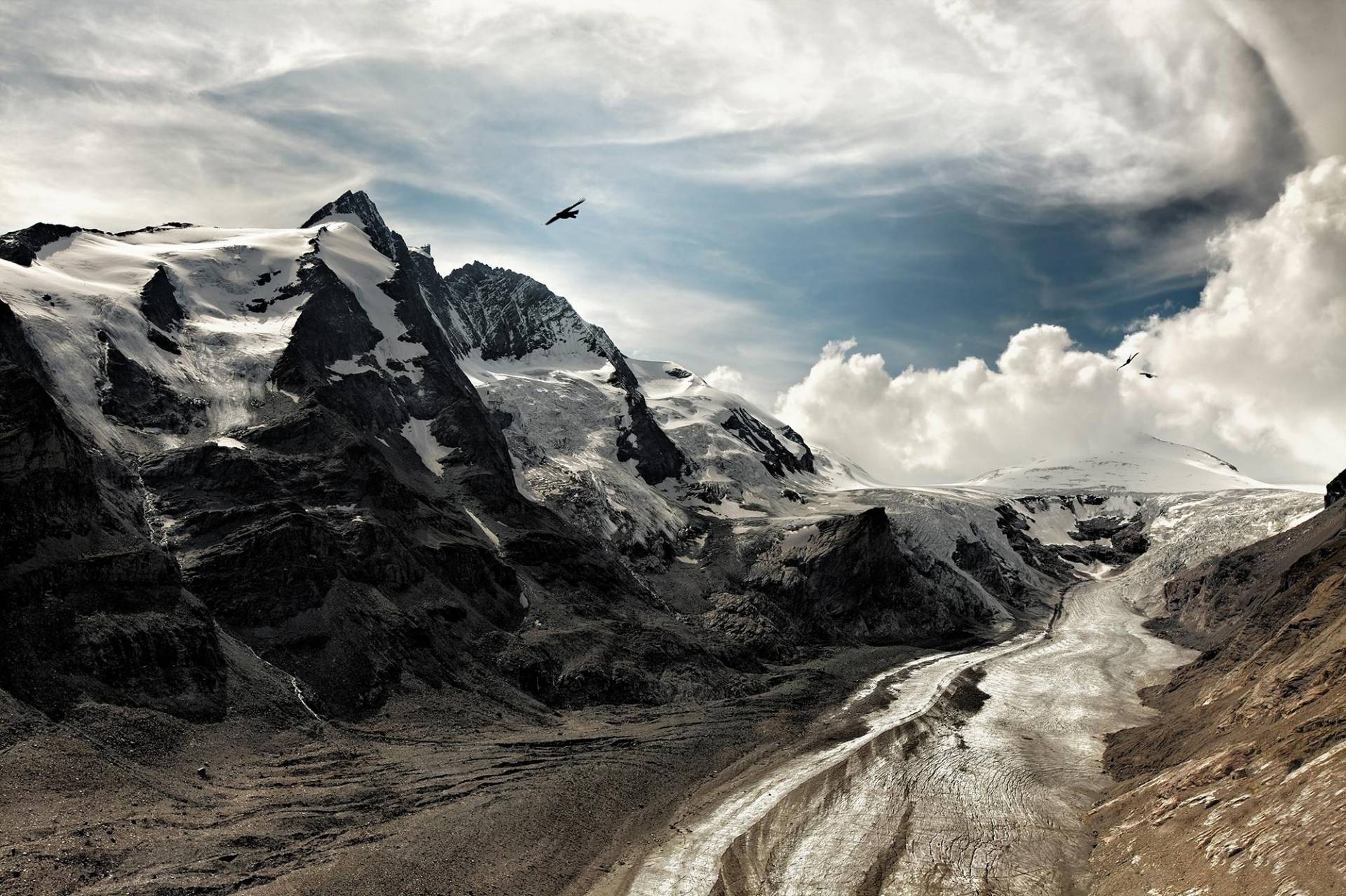 queence Leinwandbild »Berge«, Berge & Alpenbilder-Berghütte-Natur-Himmel-Himmelsbilder, Premium-Leinwandstoff, Handarbeit aus Deutschland von queence