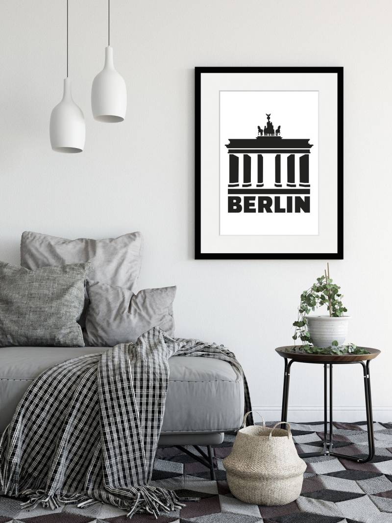 queence Bild »Brandenburger Tor«, Städte-Stadt-Deutschland-Gebäude-Schriftzug-Berlin, (1 St.), HD Premium Poster-Druck inkl. Holzrahmen von queence