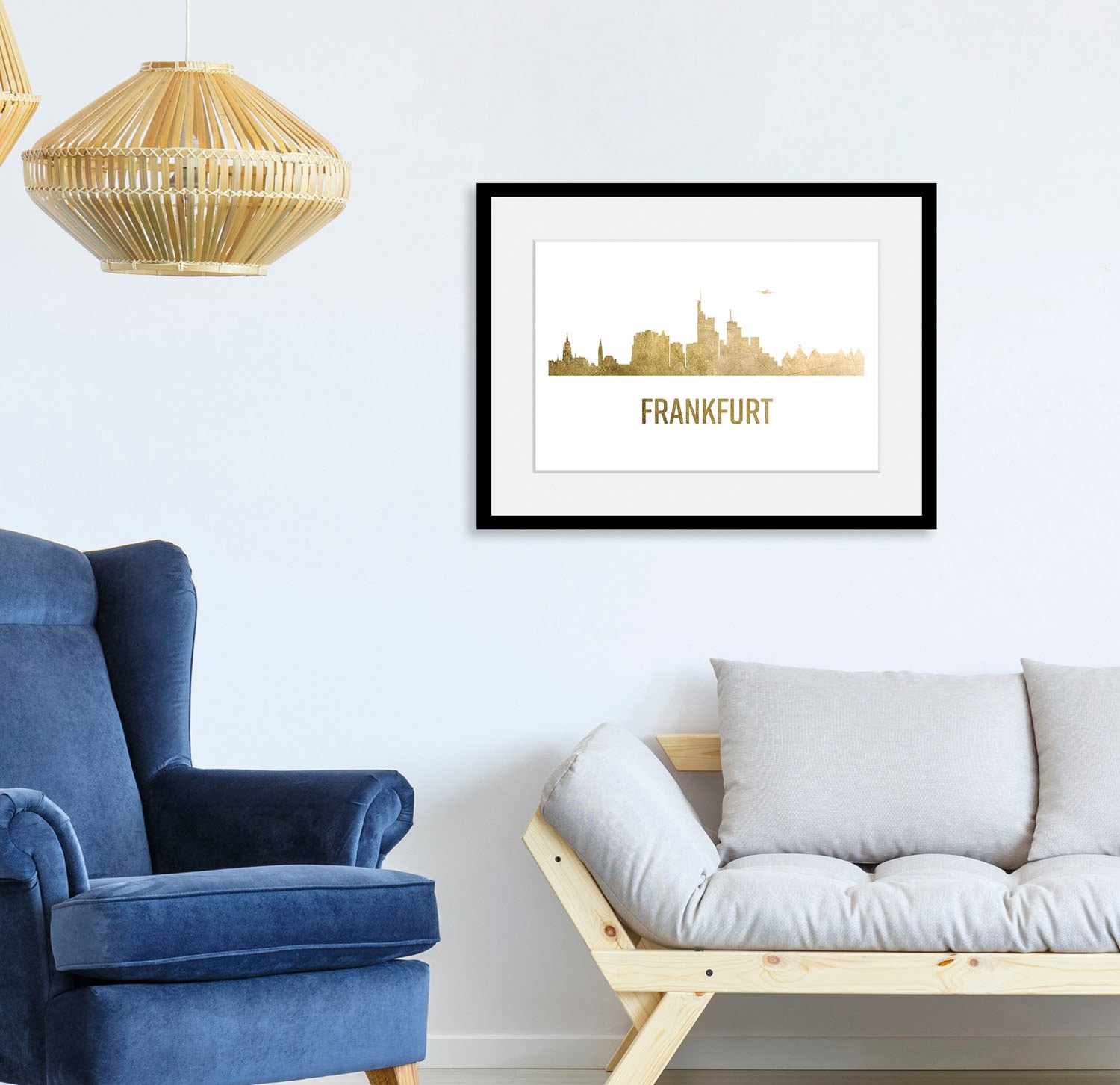 queence Bild »Frankfurt Skyline GOLD«, Städte-Stadt-Deutschland-Kirche-Gebäude-Schriftzug-Frankfurt am Main, (1 St.), HD Premium Poster-Druck inkl. Holzrahmen von queence