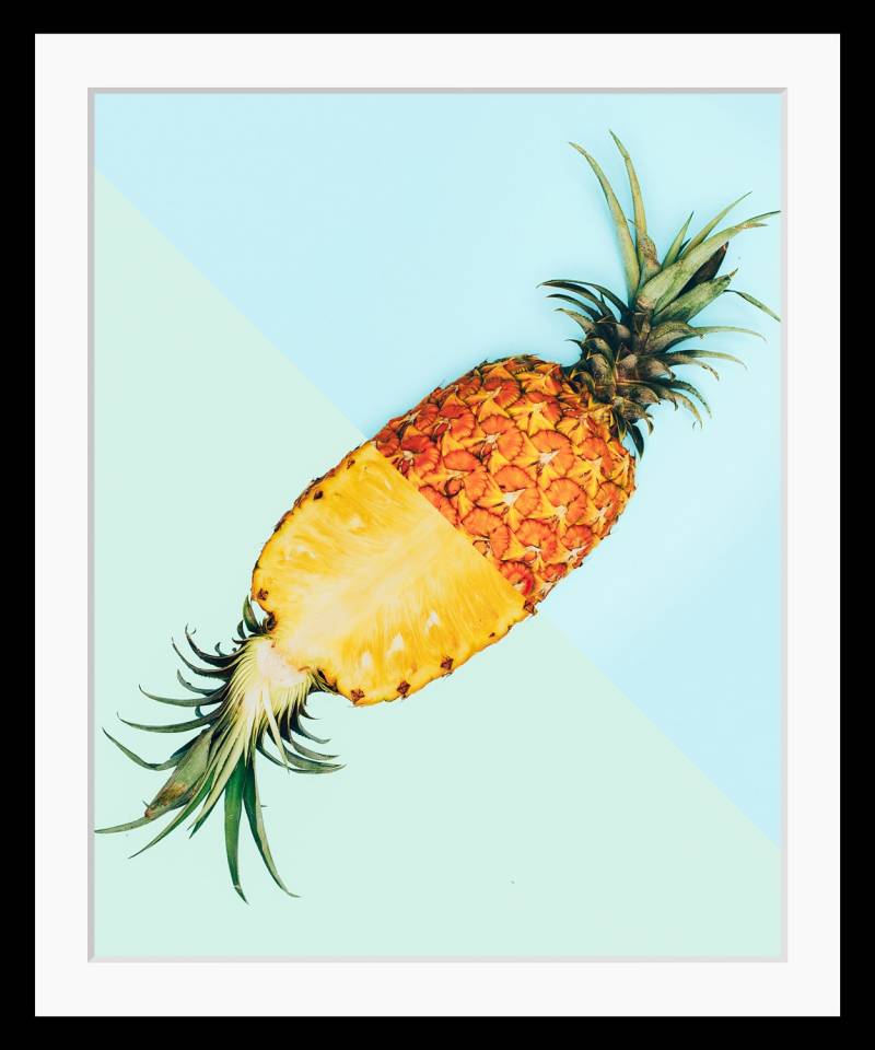 queence Bild »Justina«, Obst-Obst Bilder-Kunst-Lebensmittel-Ananas, HD Premium Poster-Druck inkl. Holzrahmen von queence