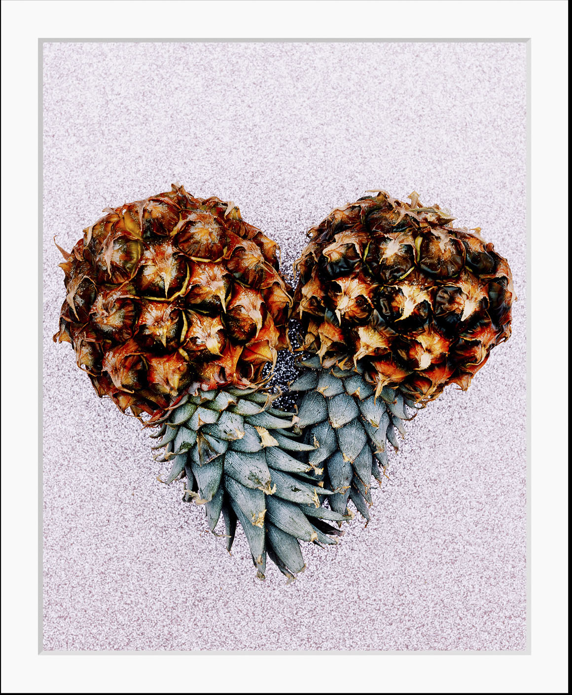 queence Bild »Ole«, Obst-Obst Bilder-Lebensmittel-Essen-Kunst-Figuren-Ananas-Herz-Herzbilder, (1 St.), HD Premium Poster-Druck inkl. Holzrahmen von queence