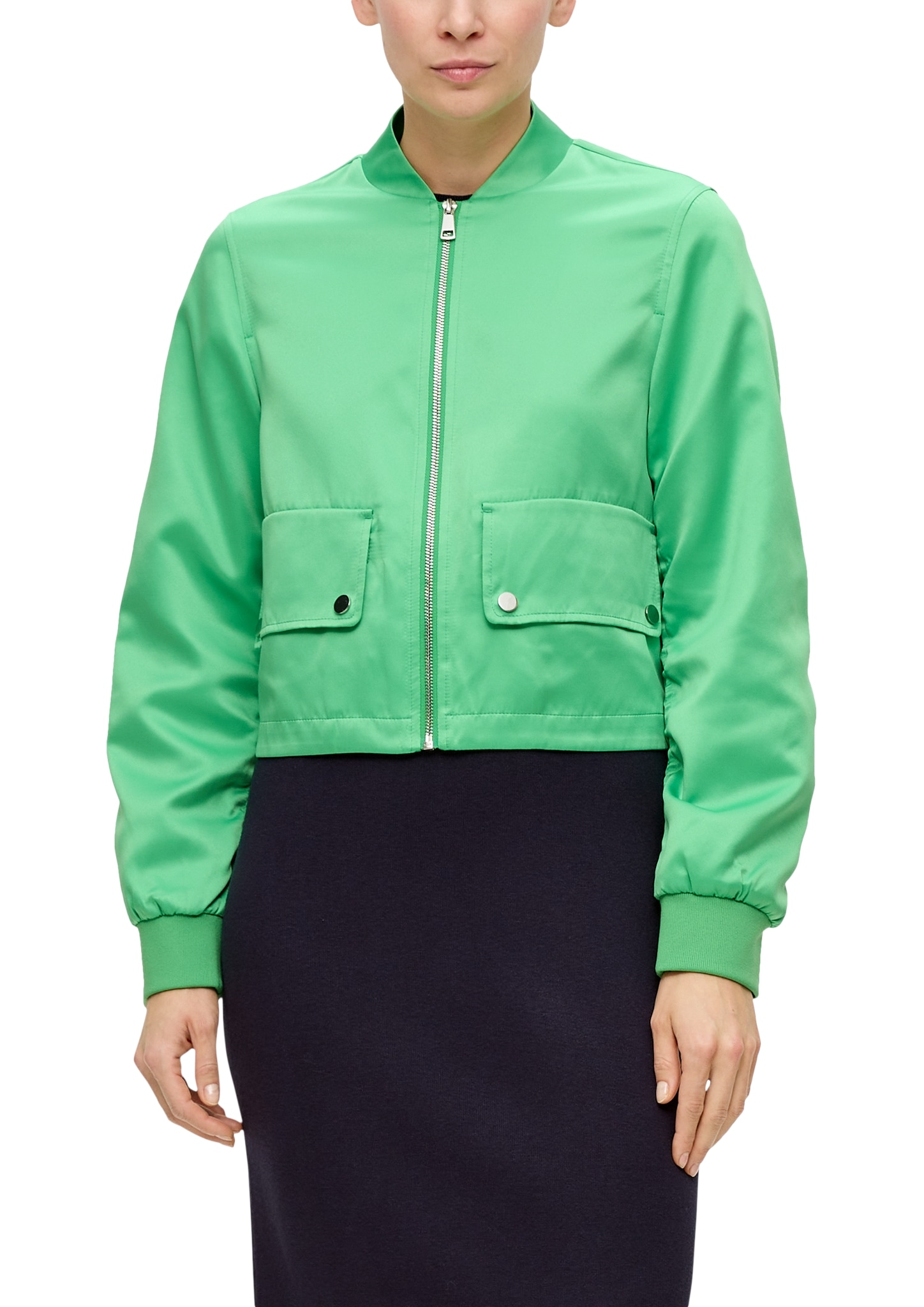 s.Oliver BLACK LABEL Blouson, ohne Kapuze, extra kurz und mit Pattentaschen s.Oliver BLACK LABEL Blouson, ohne Kapuze, extra kurz und mit Pattentaschen von s.Oliver BLACK LABEL