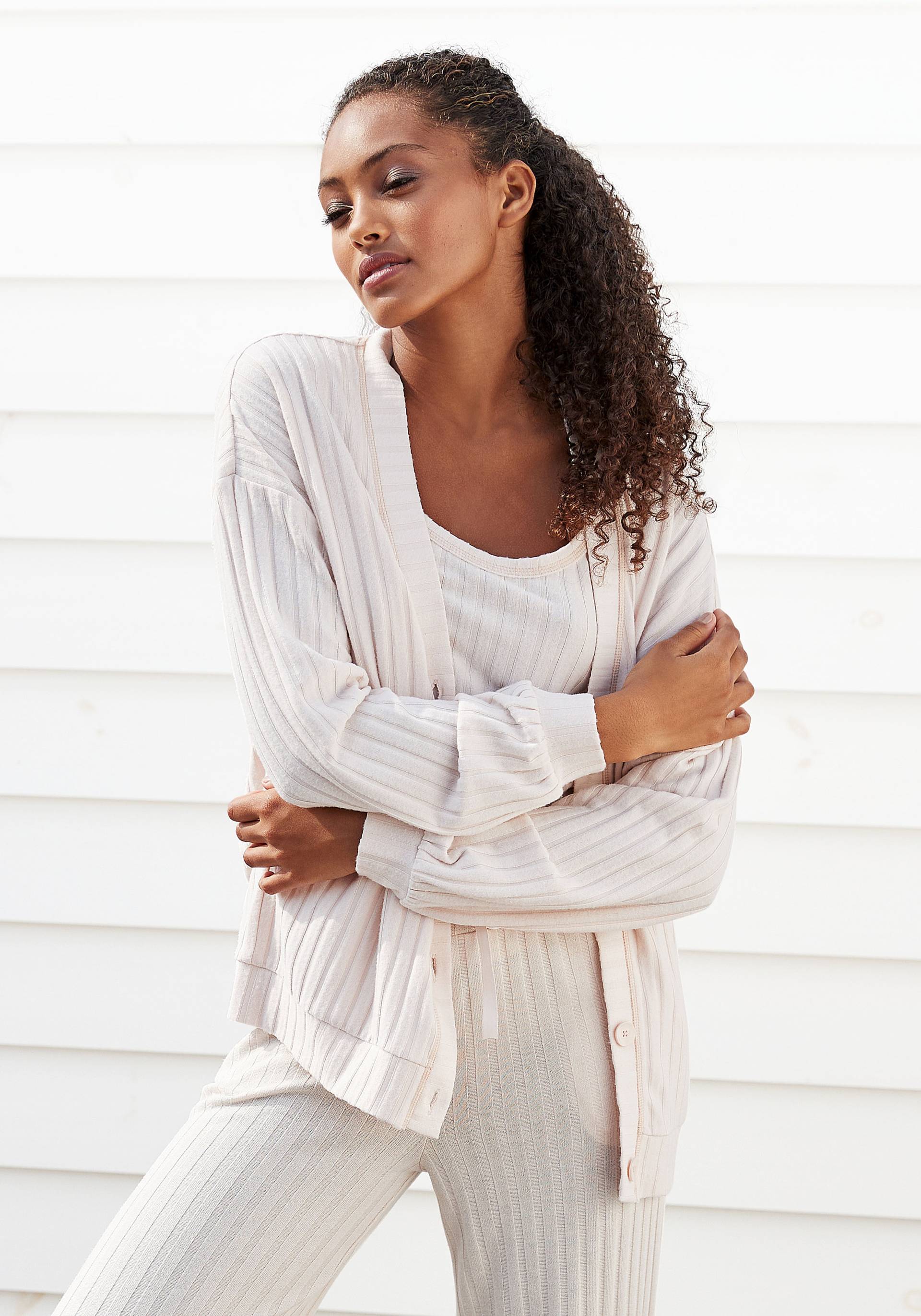 s.Oliver Cardigan, mit breiter Knopfleiste, Loungewear s.Oliver Cardigan, mit breiter Knopfleiste, Loungewear von s.Oliver