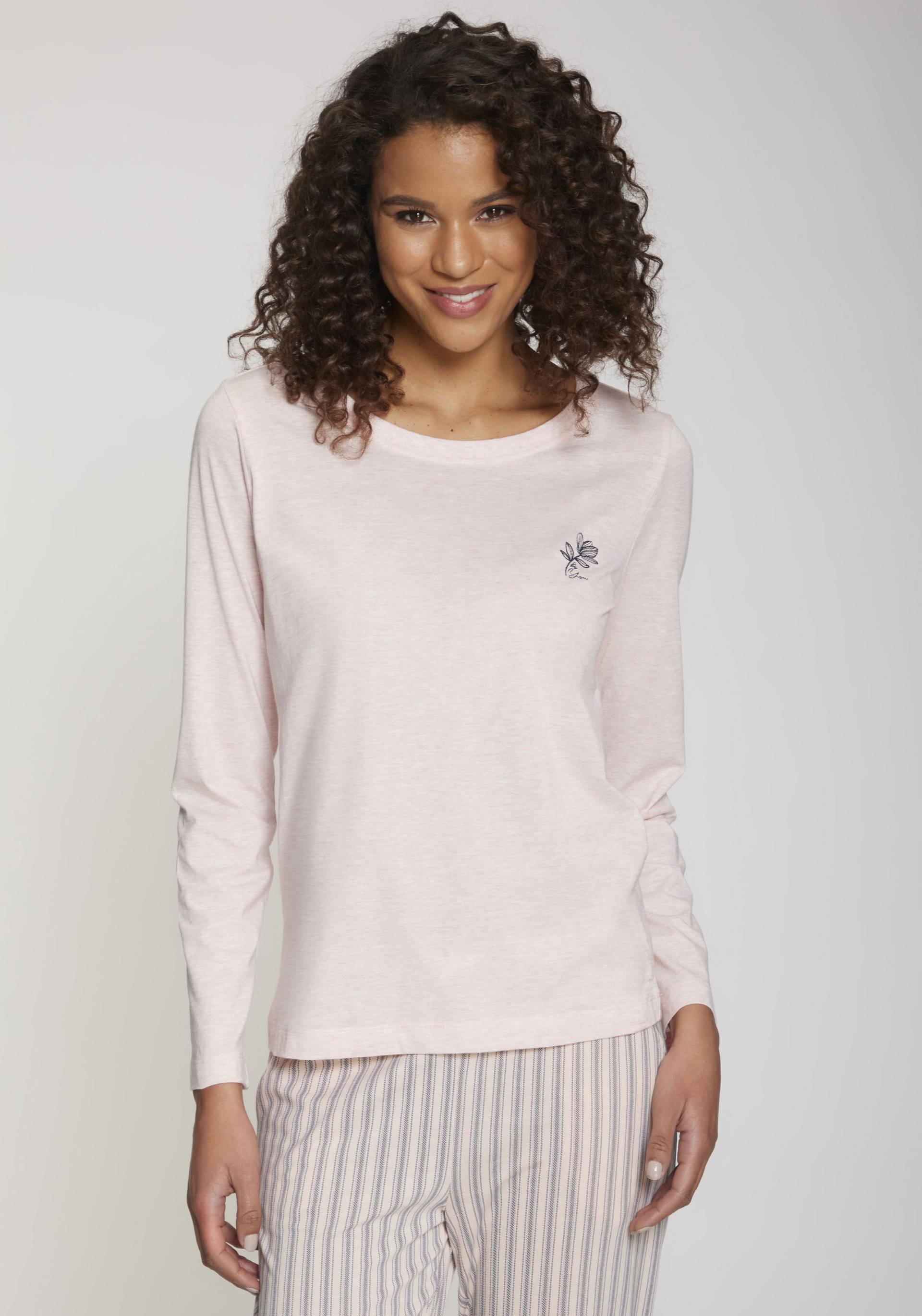 s.Oliver Langarmshirt, mit kleiner Blumen-Stickerei s.Oliver Langarmshirt, mit kleiner Blumen-Stickerei von s.Oliver