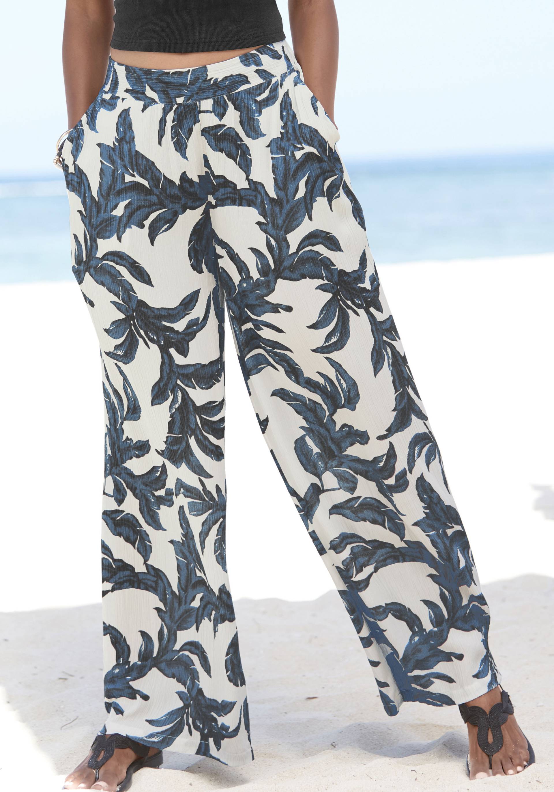 s.Oliver Palazzohose, aus gekreppter Viskose mit Allover-Druck und Taschen, Stoffhose s.Oliver Palazzohose, aus gekreppter Viskose mit Allover-Druck und Taschen, Stoffhose von s.Oliver