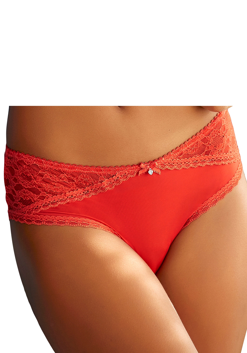 s.Oliver Panty »Clarissse«, mit dezent transparenten Spitzeneinsätzen s.Oliver Panty »Clarissse«, mit dezent transparenten Spitzeneinsätzen von s.Oliver