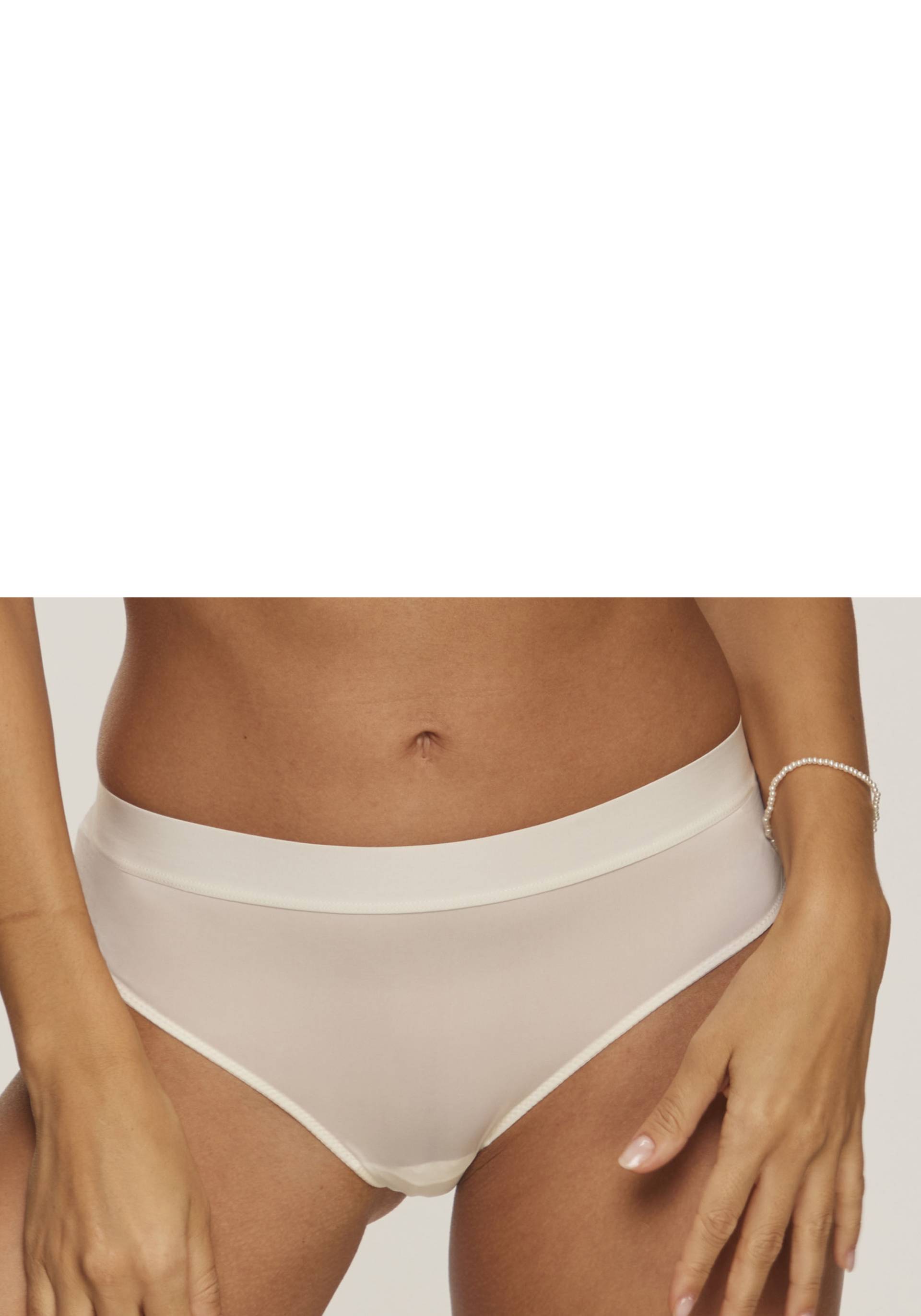 s.Oliver Panty »Clemence«, hinten mit schöner, graphischer Spitze s.Oliver Panty »Clemence«, hinten mit schöner, graphischer Spitze von s.Oliver