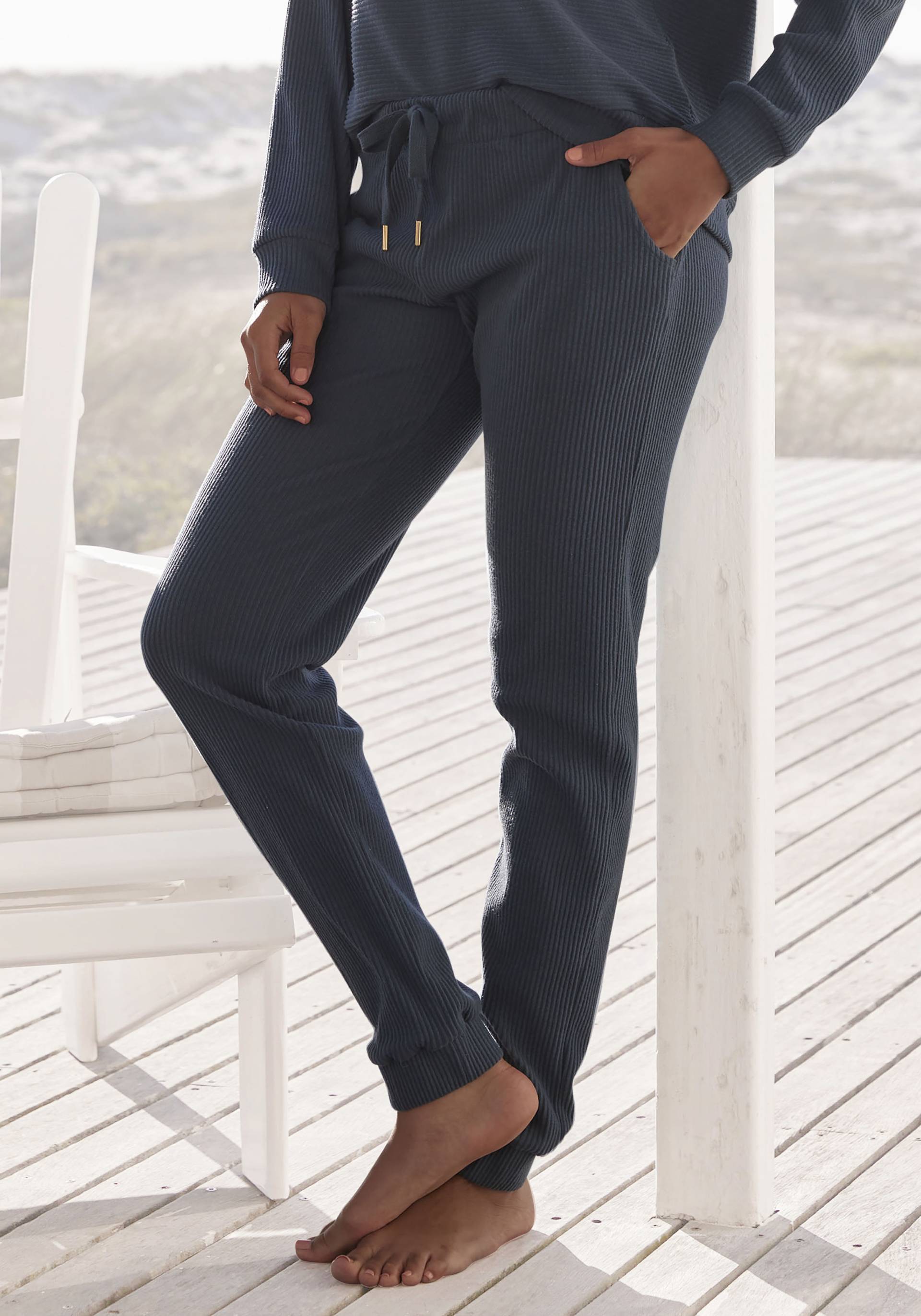 s.Oliver Relaxhose, Sweathose aus Ripp-Qualität mit Einrifftaschen, Loungewear s.Oliver Relaxhose, Sweathose aus Ripp-Qualität mit Einrifftaschen, Loungewear von s.Oliver