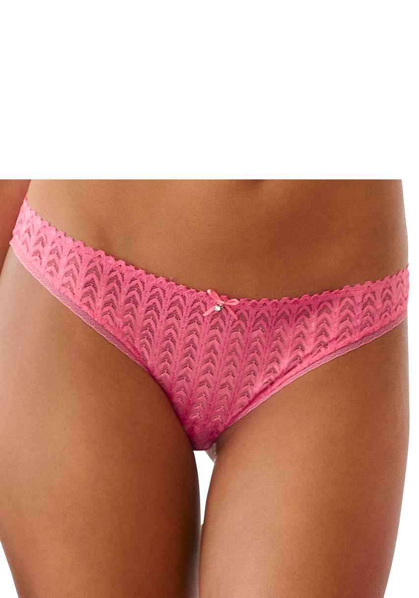 s.Oliver Slip, aus dezent transparenter Spitze in graphischer Optik s.Oliver Slip, aus dezent transparenter Spitze in graphischer Optik von s.Oliver
