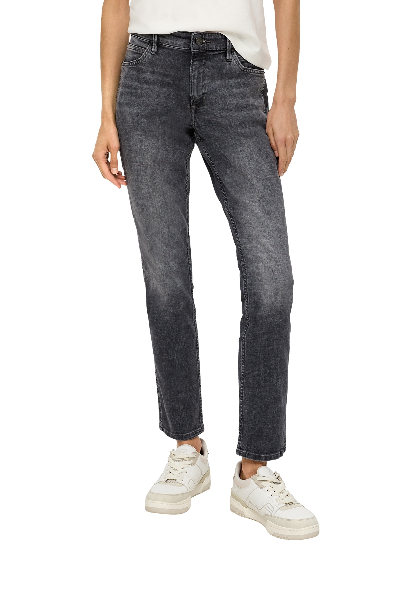 s.Oliver Stretch-Jeans, mit Leder-Badge hinten am Bund von s.Oliver