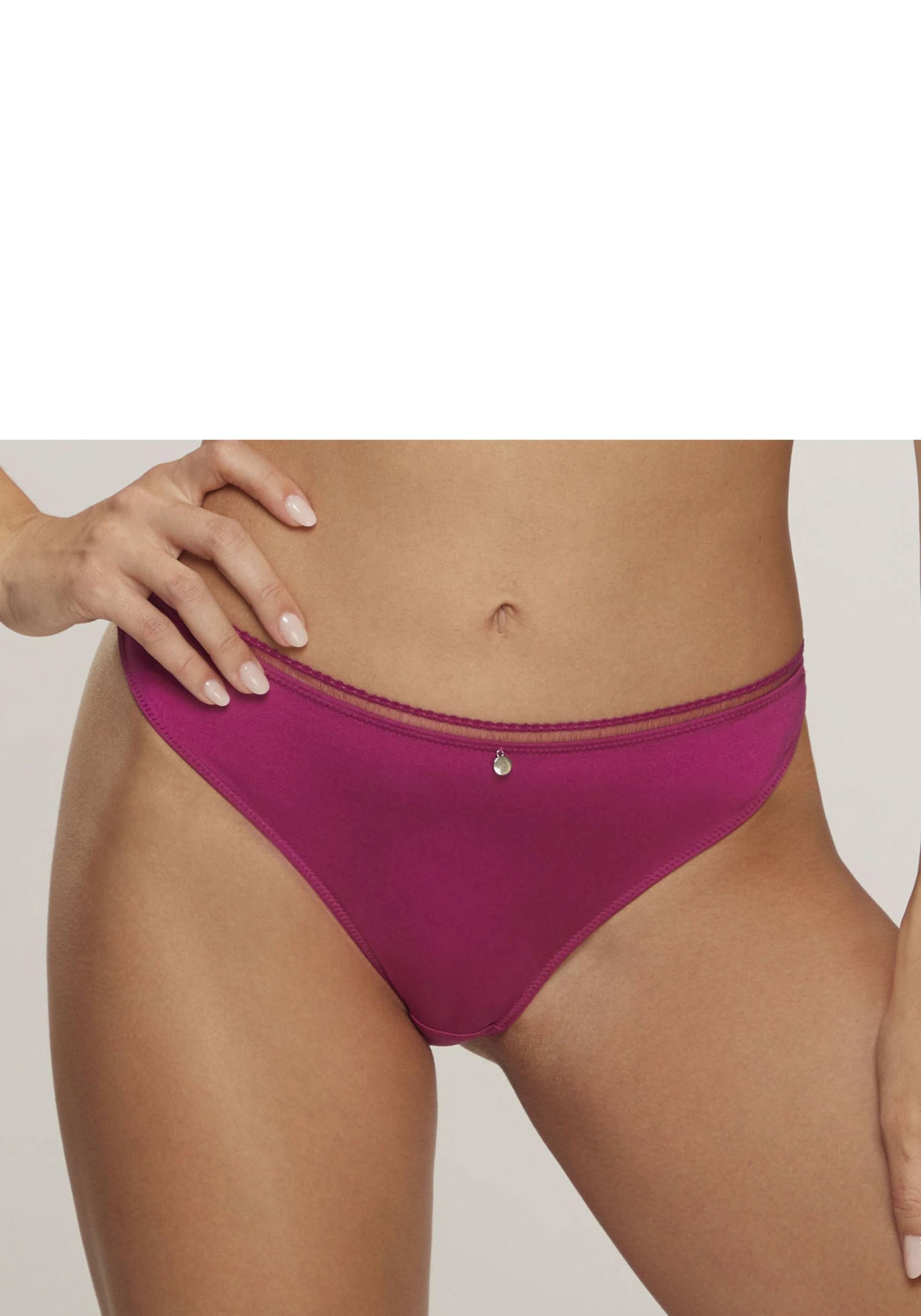 s.Oliver String »Pauline«, mit feiner Spitze und weichem Microtouch-Material s.Oliver String »Pauline«, mit feiner Spitze und weichem Microtouch-Material von s.Oliver