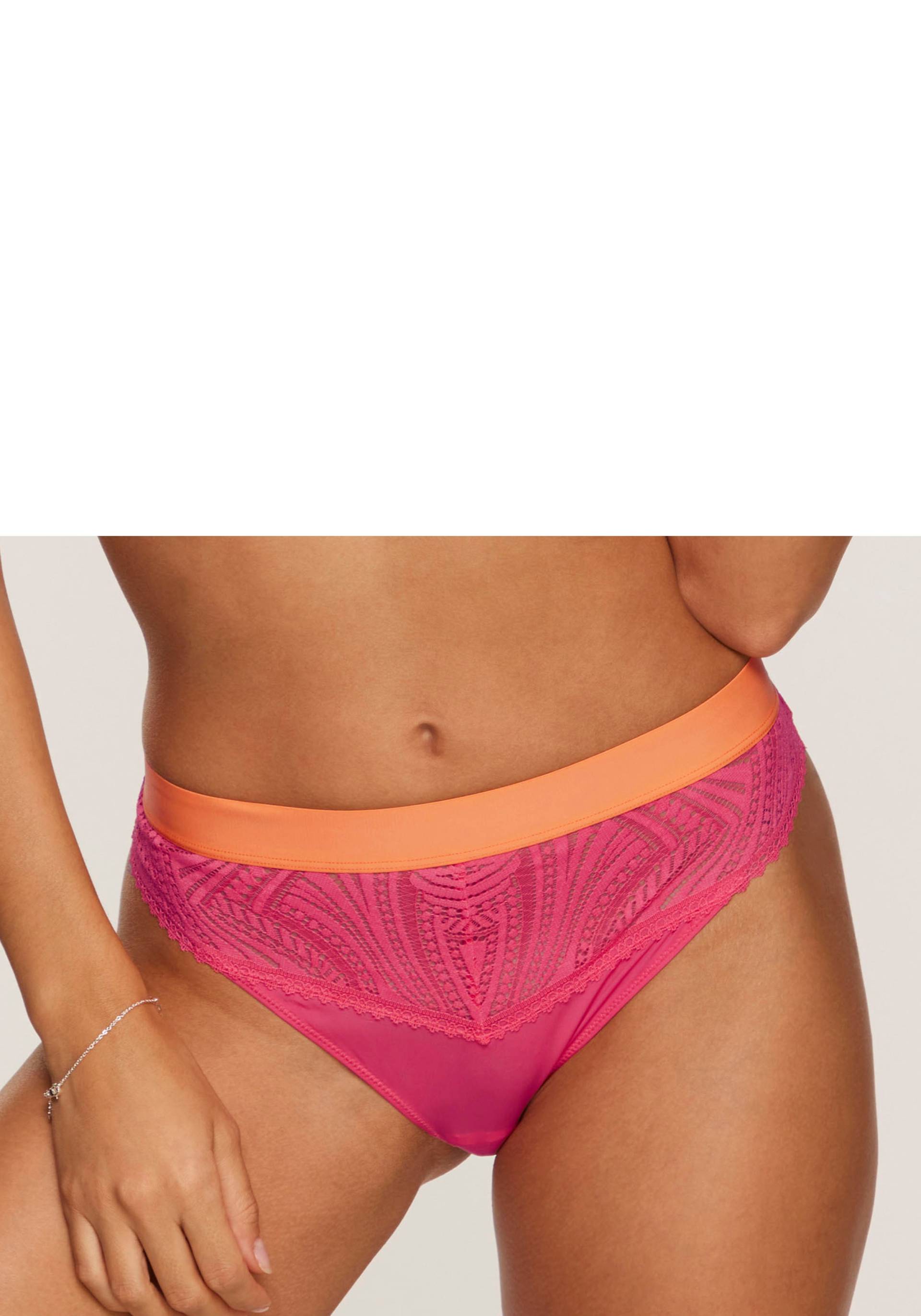s.Oliver String »Clemence«, mit modischem Bund und graphischer Spitze s.Oliver String »Clemence«, mit modischem Bund und graphischer Spitze von s.Oliver