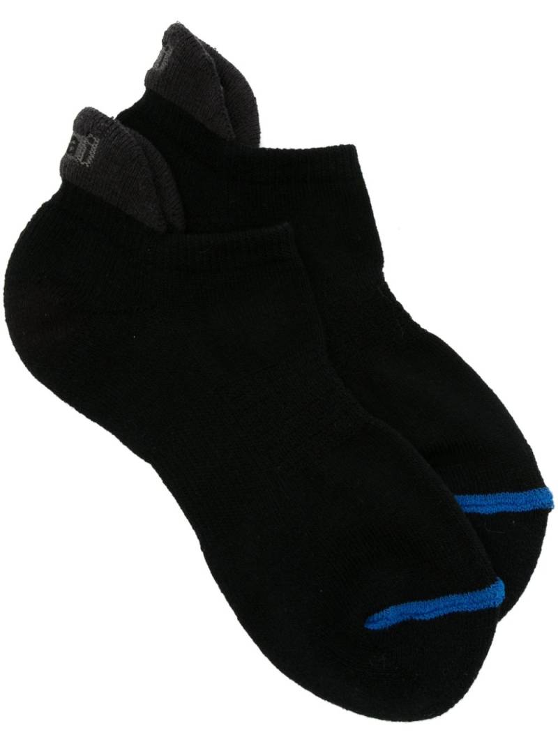 sacai logo-embroidered ankle socks - Black von sacai