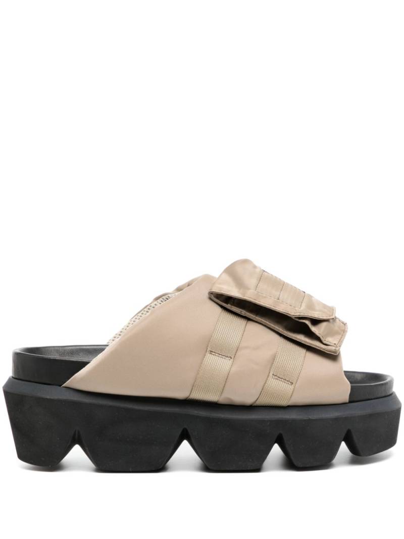 sacai pocket-strap chunky slides - Neutrals von sacai