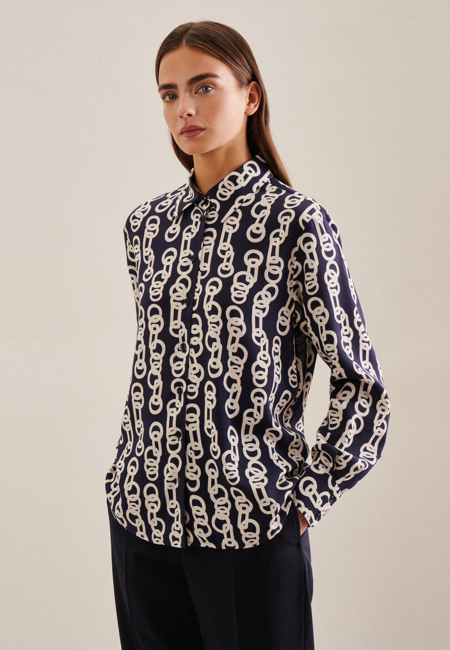 seidensticker Hemdbluse »Schwarze Rose«, Langarm Kragen Kettenprint seidensticker Hemdbluse »Schwarze Rose«, Langarm Kragen Kettenprint von seidensticker