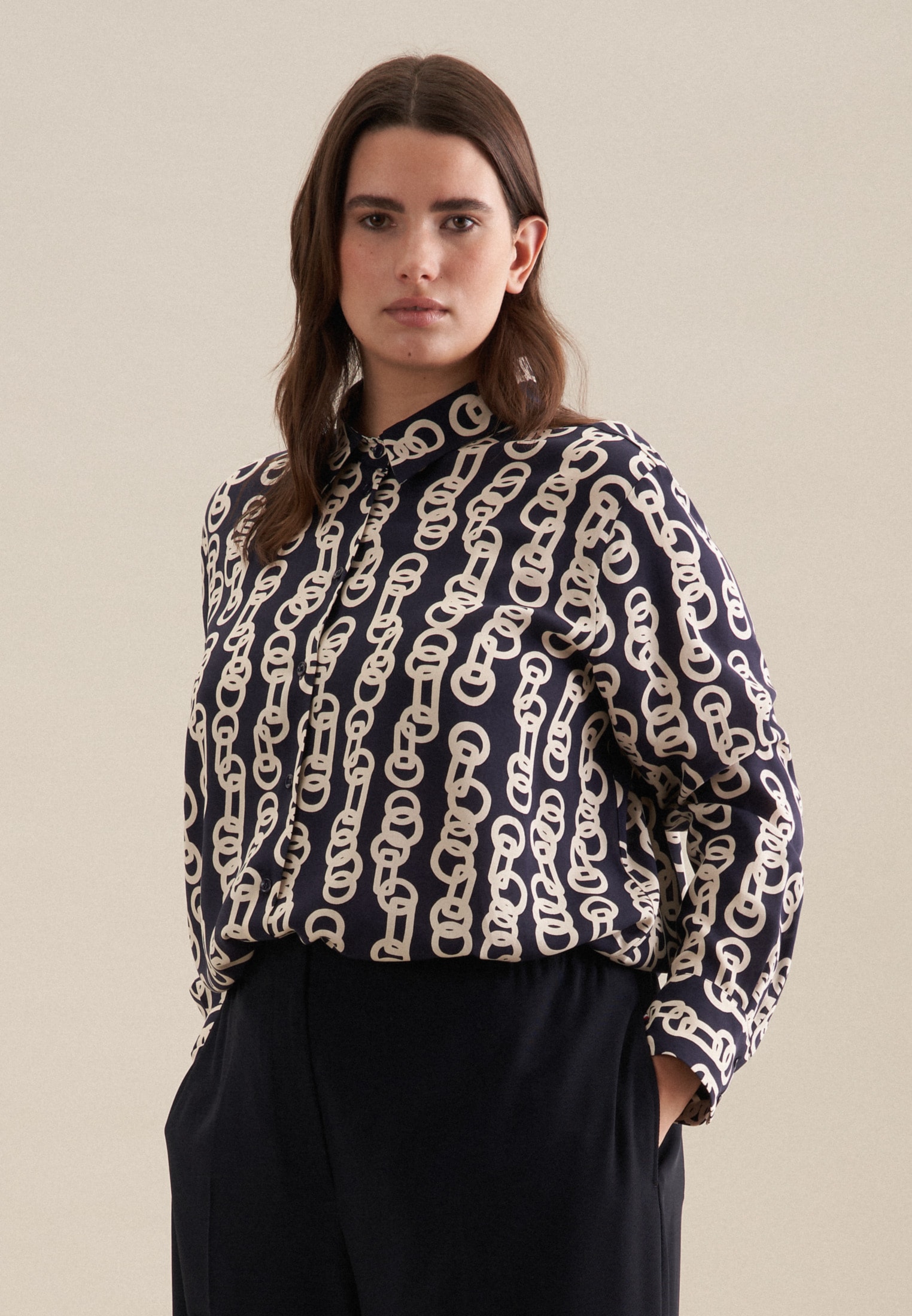 seidensticker Hemdbluse »Schwarze Rose«, Langarm Kragen Kettenprint seidensticker Hemdbluse »Schwarze Rose«, Langarm Kragen Kettenprint von seidensticker