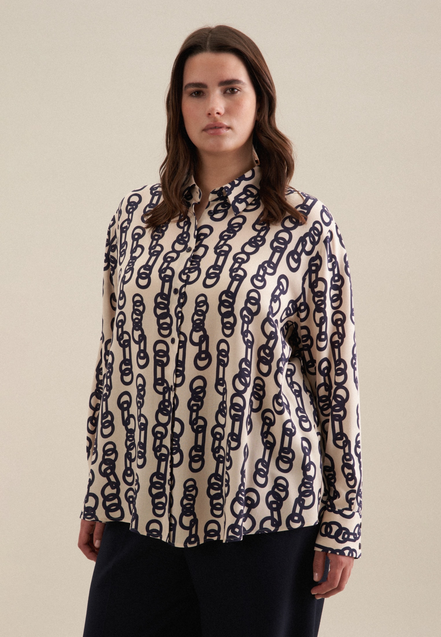seidensticker Hemdbluse »Schwarze Rose«, Langarm Kragen Kettenprint seidensticker Hemdbluse »Schwarze Rose«, Langarm Kragen Kettenprint von seidensticker