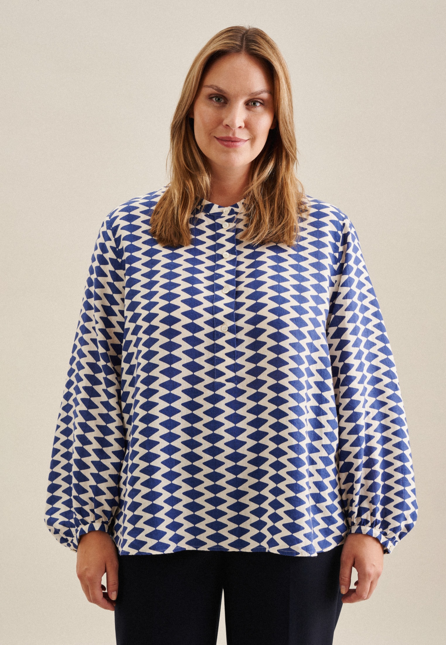 seidensticker Klassische Bluse »Schwarze Rose«, Langarm Kragen Geometrische Muster seidensticker Klassische Bluse »Schwarze Rose«, Langarm Kragen Geometrische Muster von seidensticker