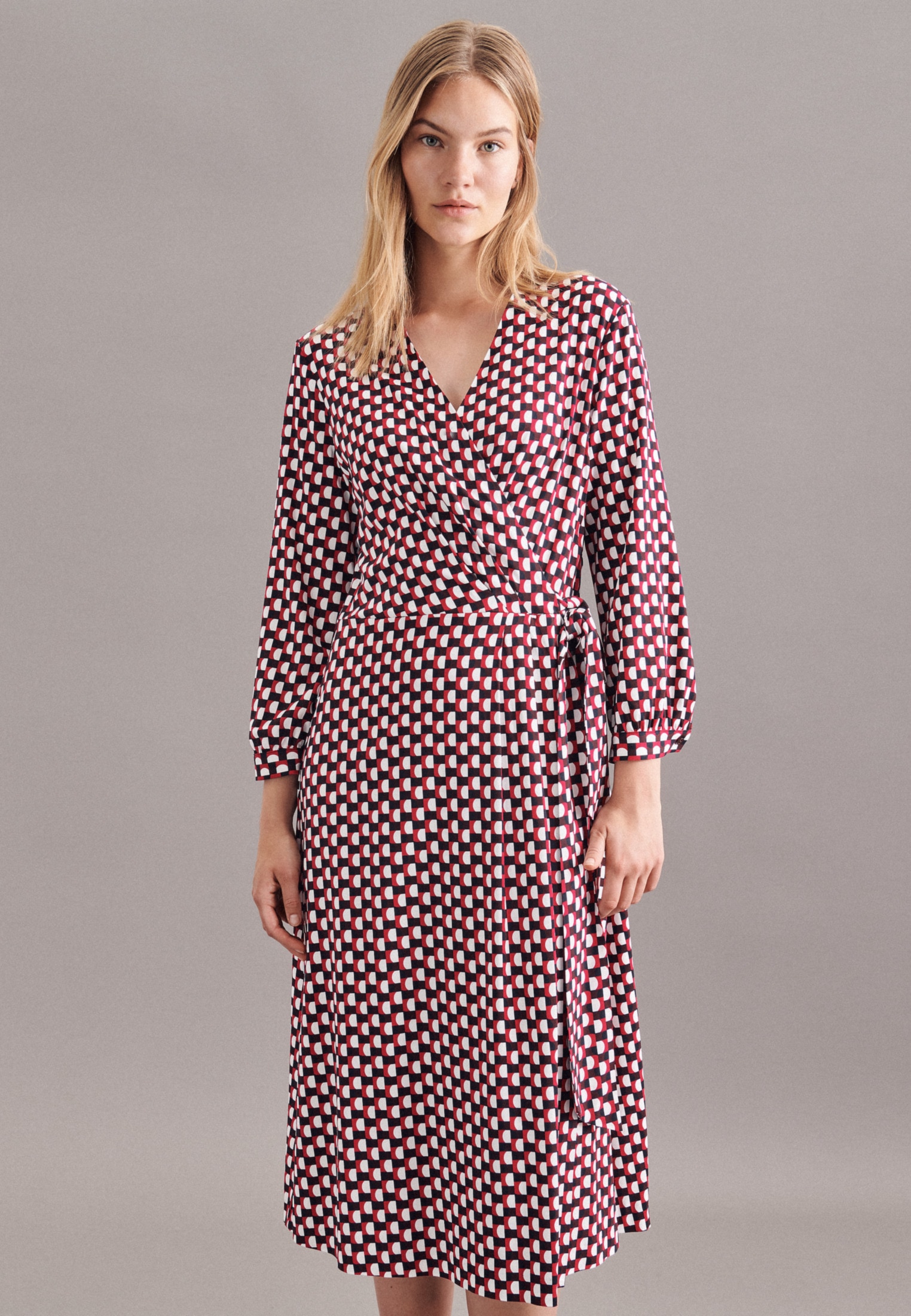 seidensticker Sommerkleid »Schwarze Rose«, 7/8-Arm V-Neck Druck seidensticker Sommerkleid »Schwarze Rose«, 7/8-Arm V-Neck Druck von seidensticker