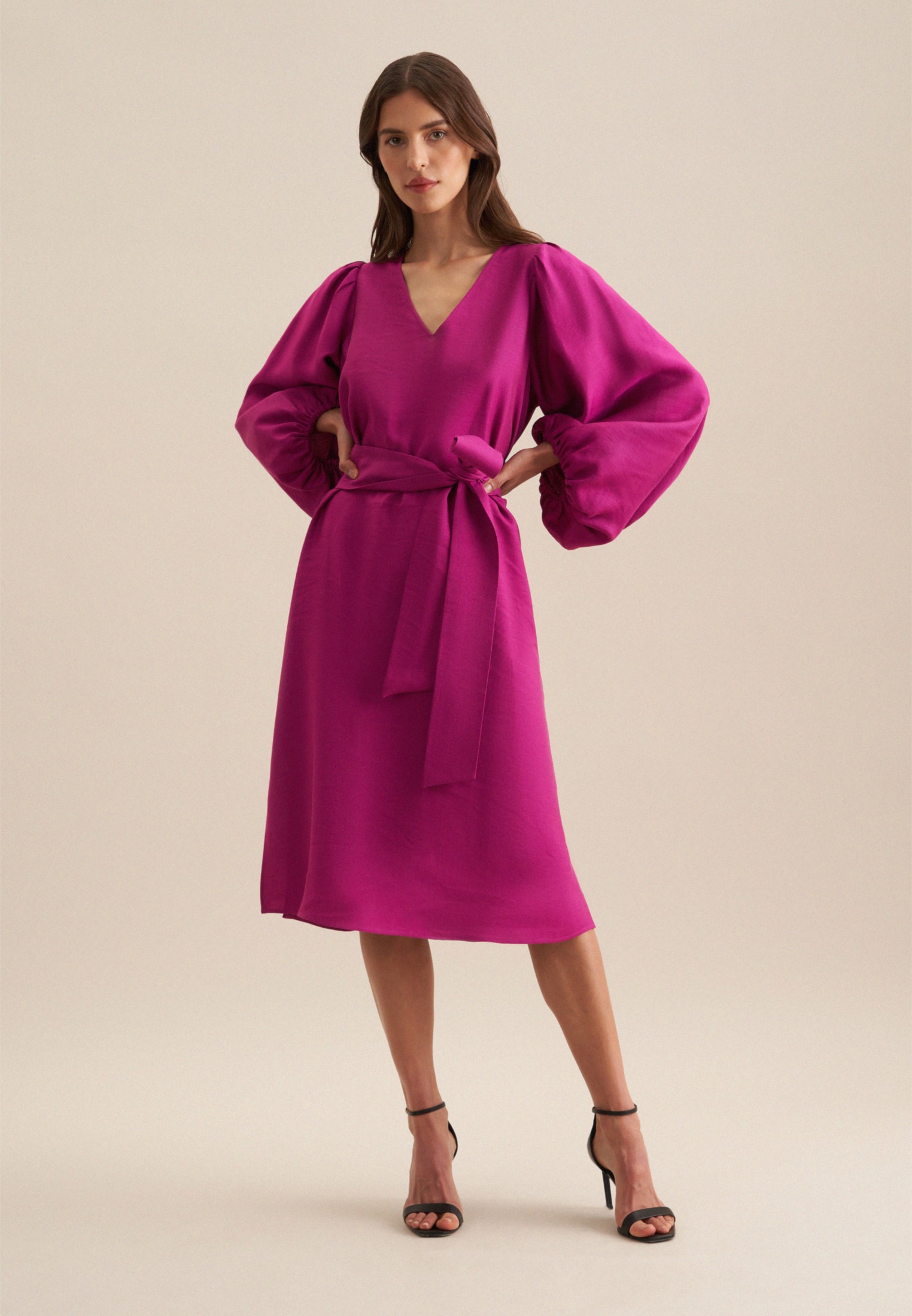 seidensticker Sommerkleid »Schwarze Rose«, Langarm V-Neck Uni seidensticker Sommerkleid »Schwarze Rose«, Langarm V-Neck Uni von seidensticker