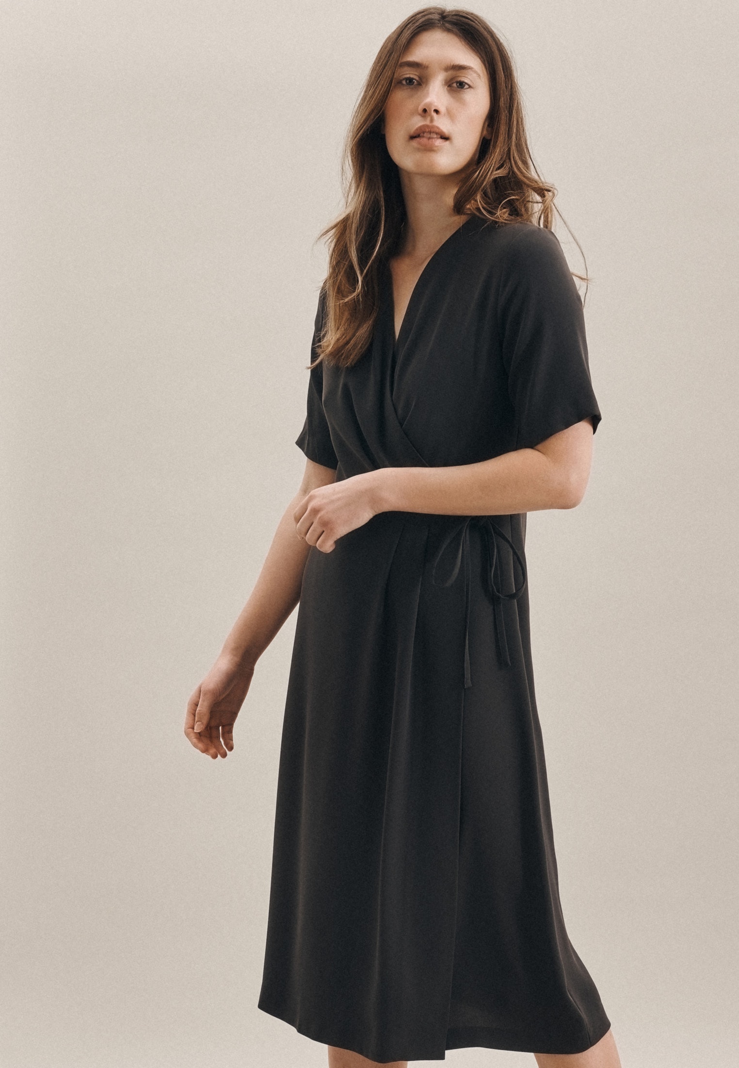 seidensticker Sommerkleid »Schwarze Rose«, Kurzarm V-Neck Uni seidensticker Sommerkleid »Schwarze Rose«, Kurzarm V-Neck Uni von seidensticker
