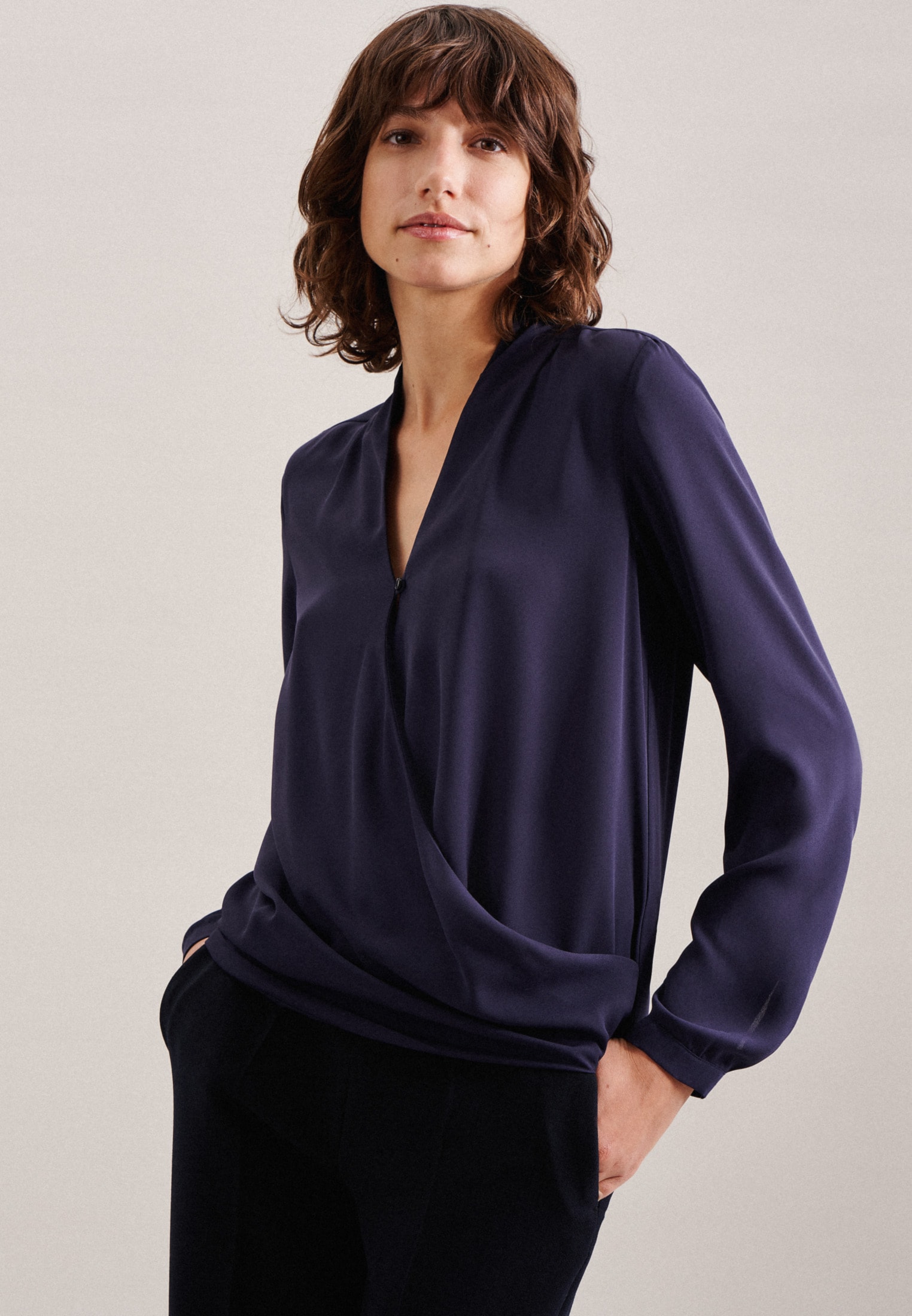 seidensticker Wickelbluse »Schwarze Rose«, Langarm V-Neck Uni seidensticker Wickelbluse »Schwarze Rose«, Langarm V-Neck Uni von seidensticker