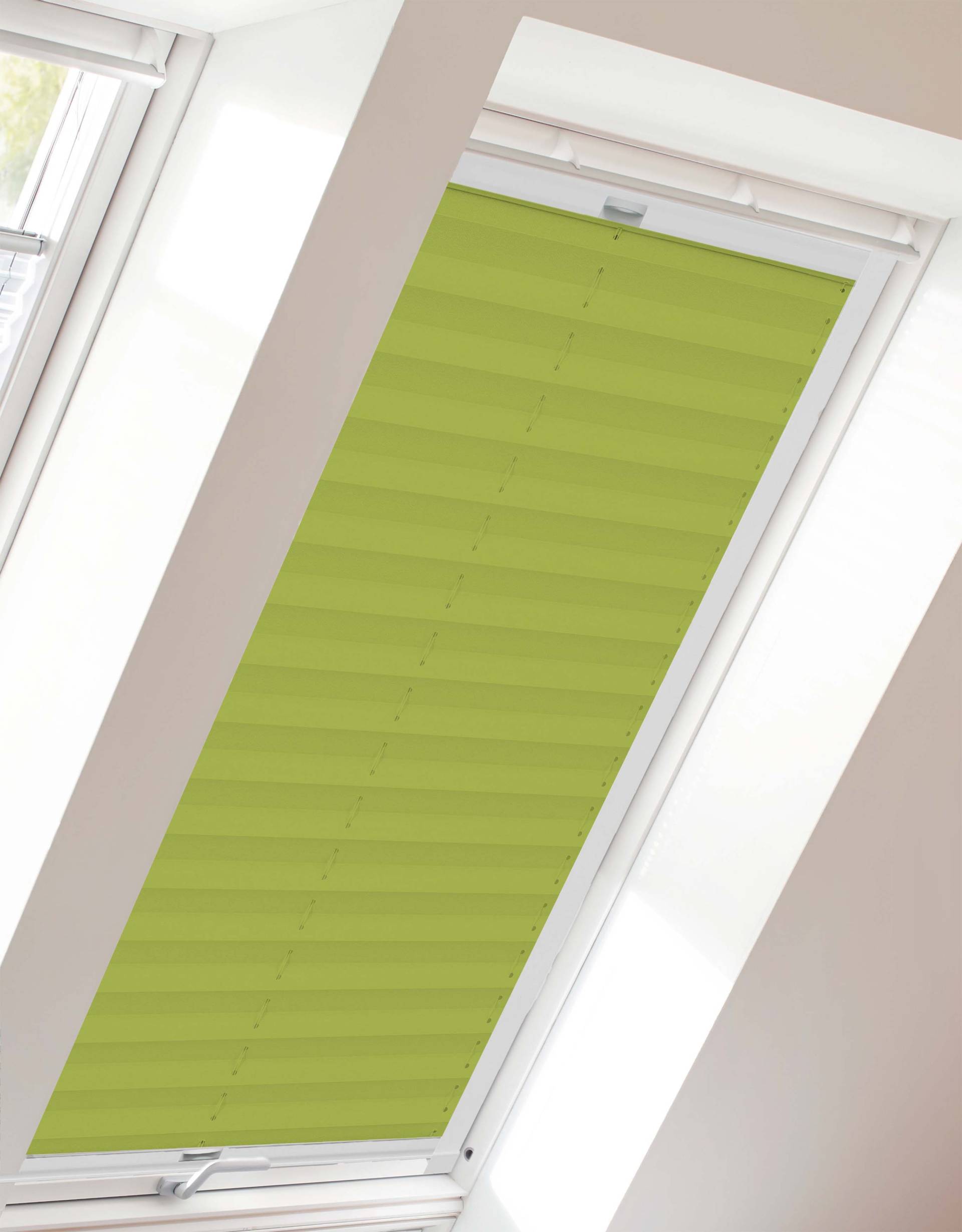 sunlines Dachfensterplissee »StartUp Style Crepe«, Lichtschutz, verspannt, mit Führungsschienen von sunlines