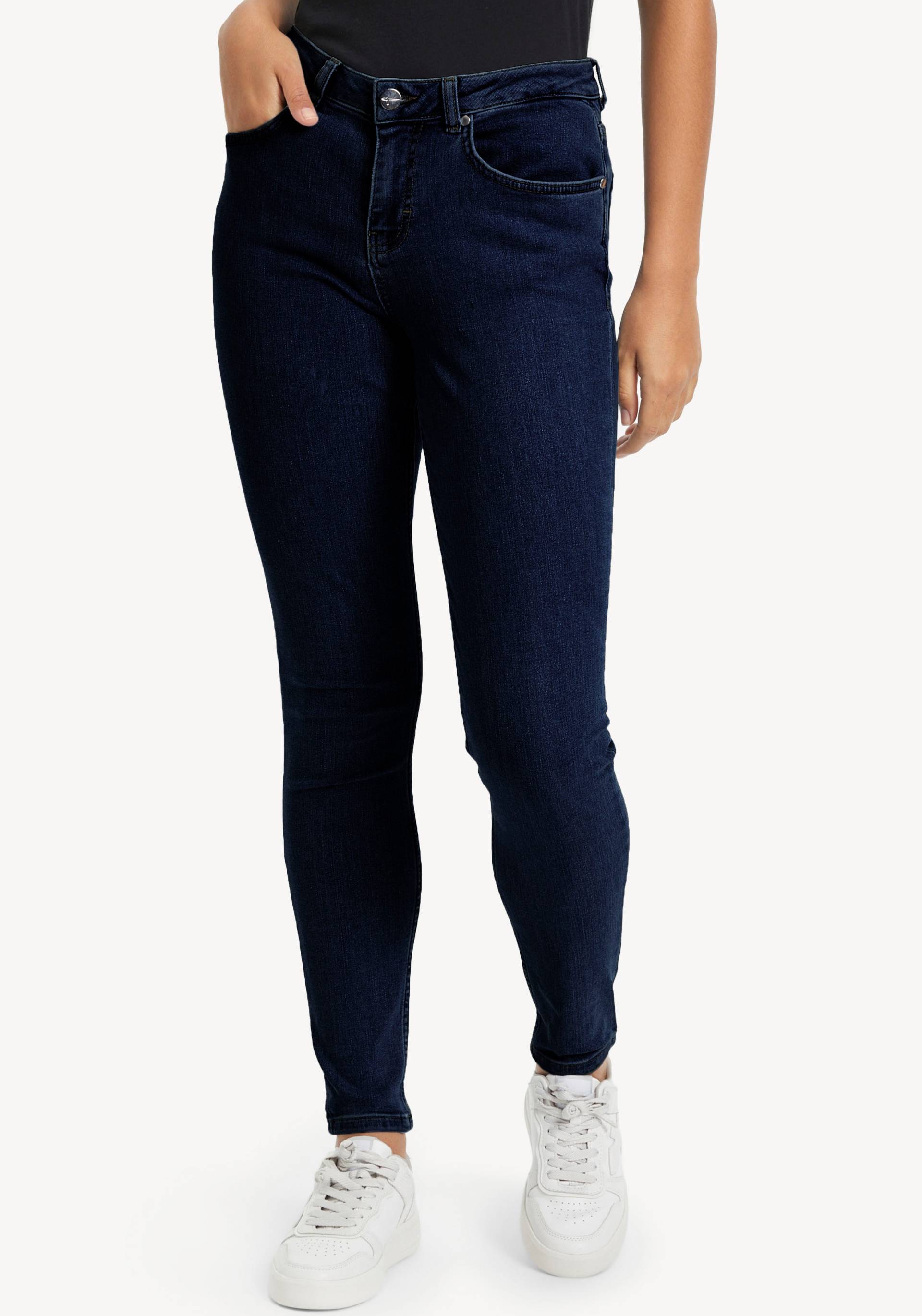 Tamaris Slim-fit-Jeans, mit Logo-Badge - NEUE KOLLEKTION Tamaris Slim-fit-Jeans, mit Logo-Badge - NEUE KOLLEKTION von tamaris