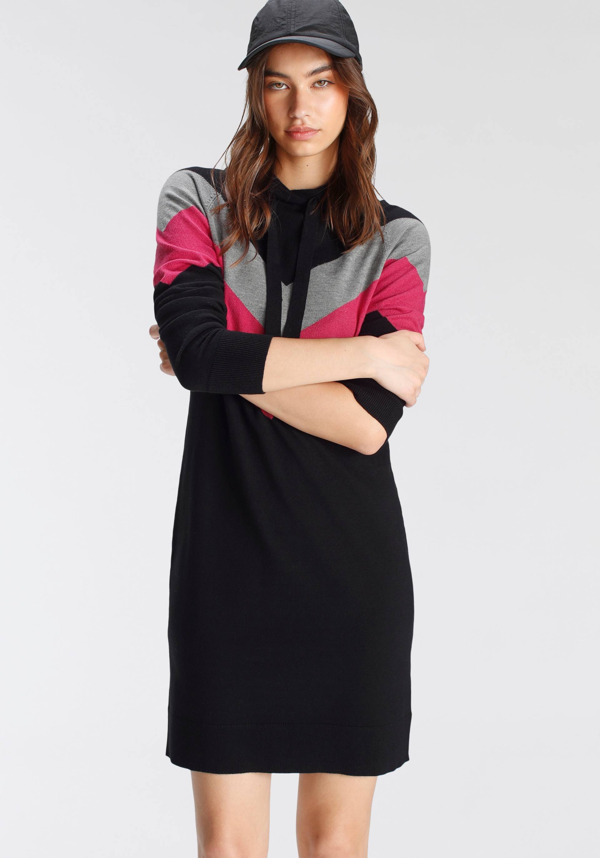 Tamaris Strickkleid, mit Kapuze Tamaris Strickkleid, mit Kapuze von tamaris