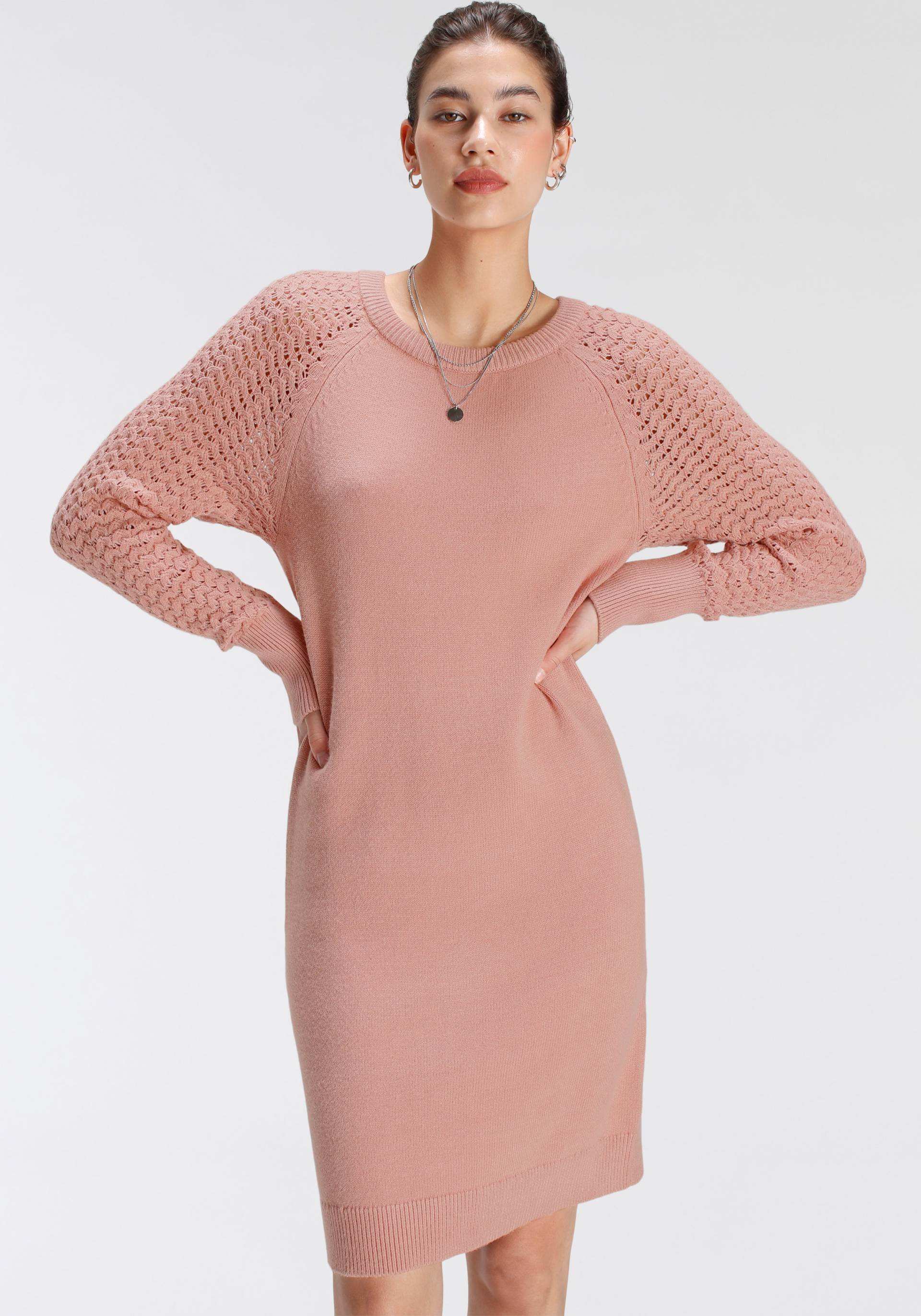 Tamaris Strickkleid, bis Mitte des Oberschenkels, modern, aus Viskosemischung, Langarm Tamaris Strickkleid, bis Mitte des Oberschenkels, modern, aus Viskosemischung, Langarm von tamaris