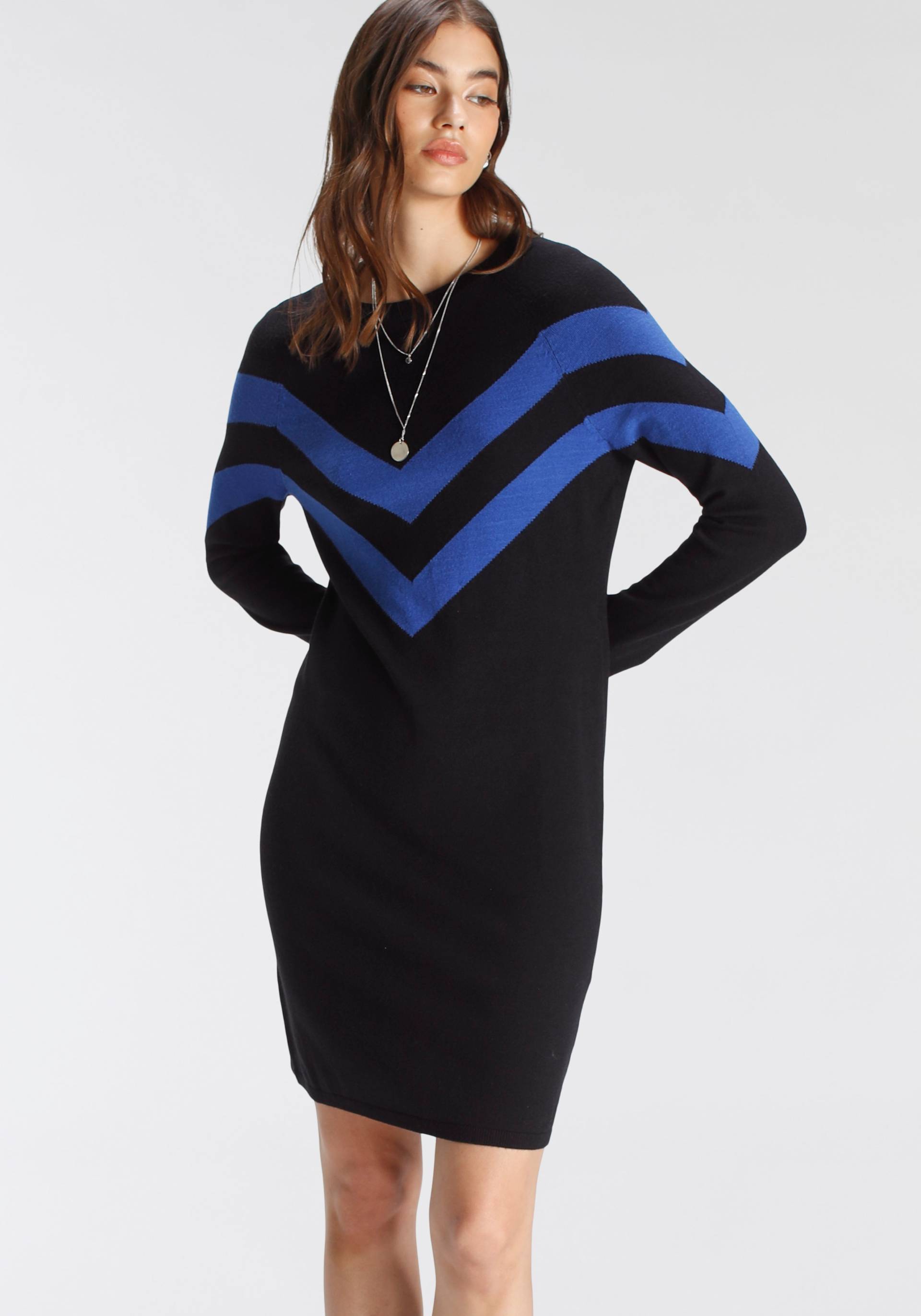 Tamaris Strickkleid, legerer Look, aus Viskosemischung, lange Raglanärmel Tamaris Strickkleid, legerer Look, aus Viskosemischung, lange Raglanärmel von tamaris
