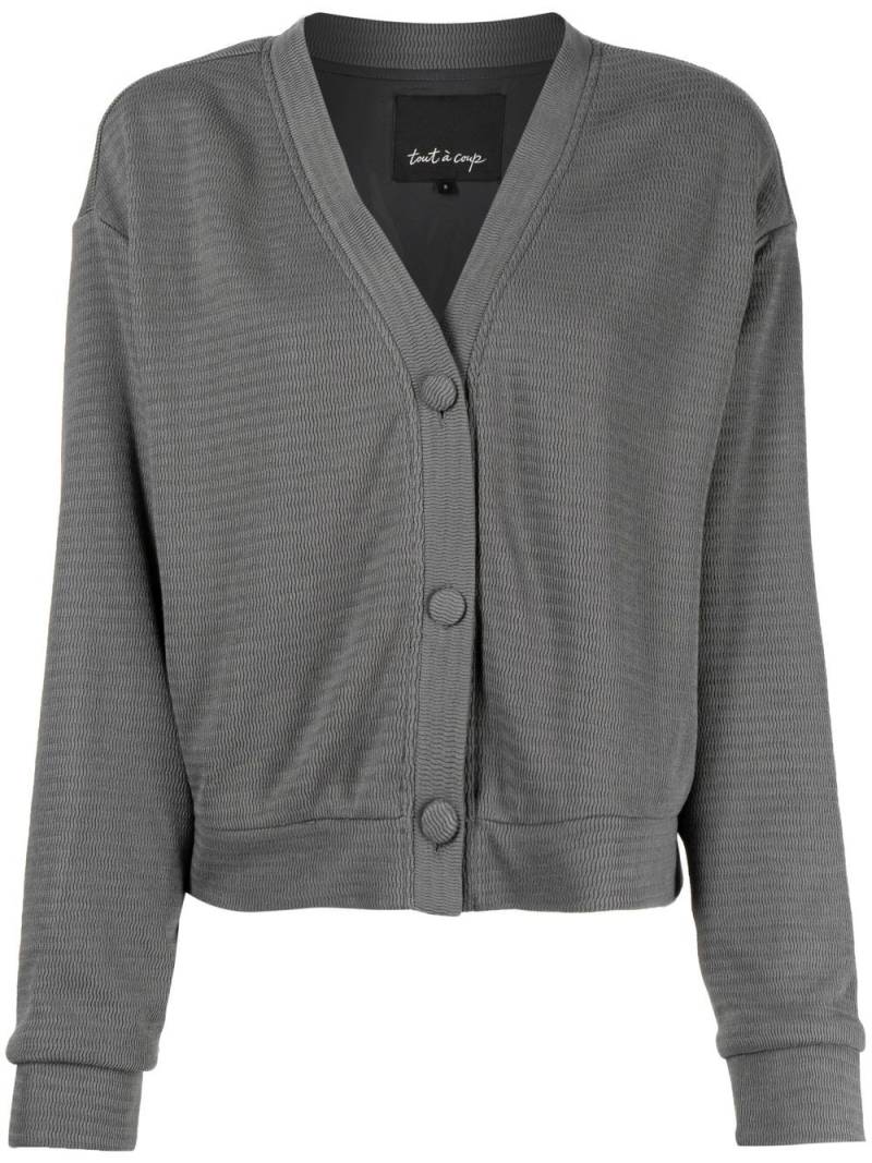 tout a coup buttoned-up V-neck jacket - Grey von tout a coup