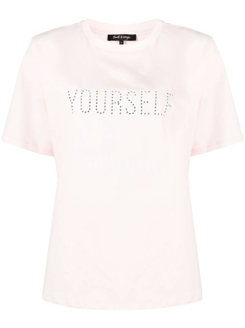 tout a coup text-print T-shirt - Pink von tout a coup