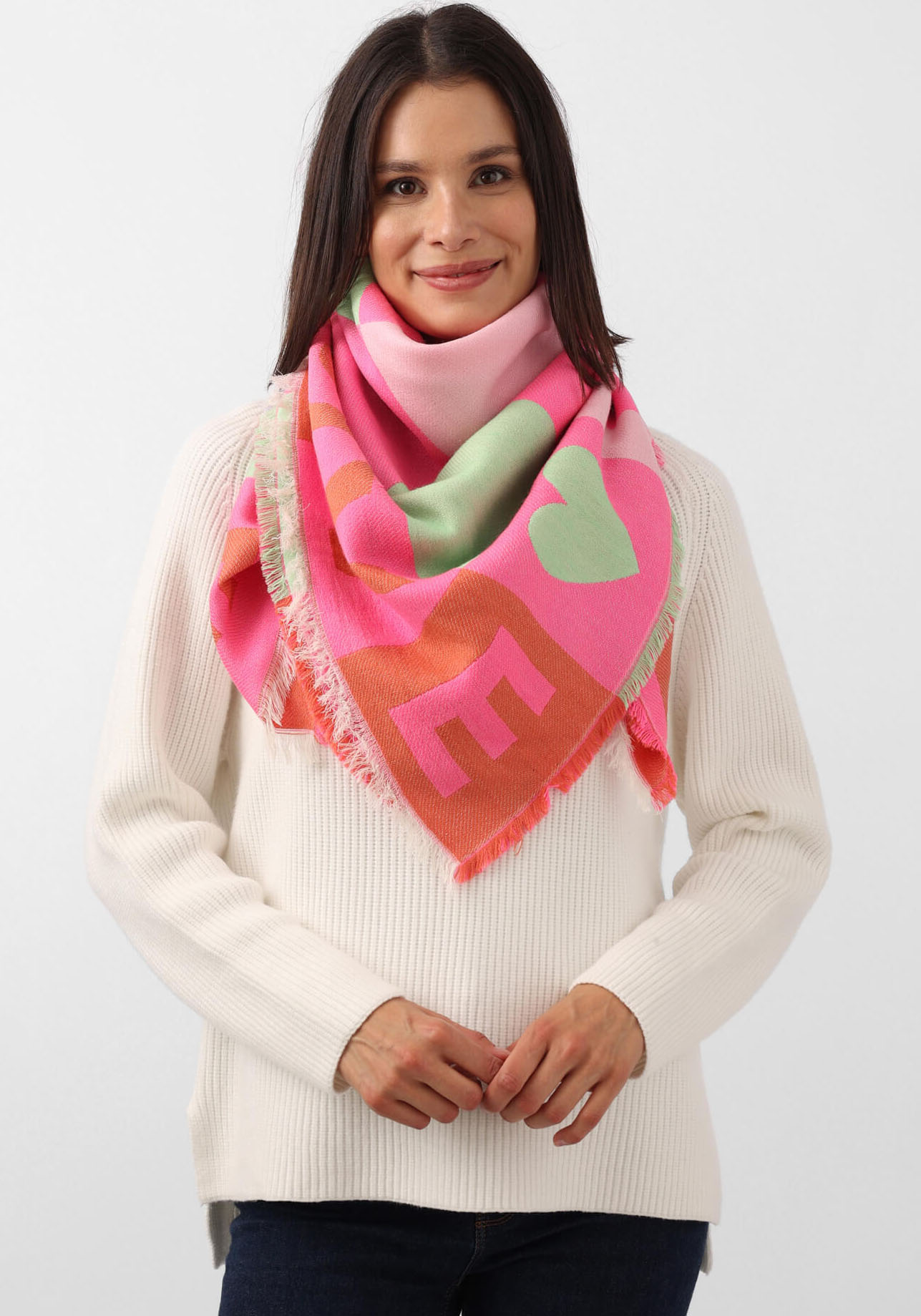 Zwillingsherz Modetuch »Nadeen«, mit Woll-Anteil, "LOVE"-Wording Zwillingsherz Modetuch »Nadeen«, mit Woll-Anteil, "LOVE"-Wording von zwillingsherz