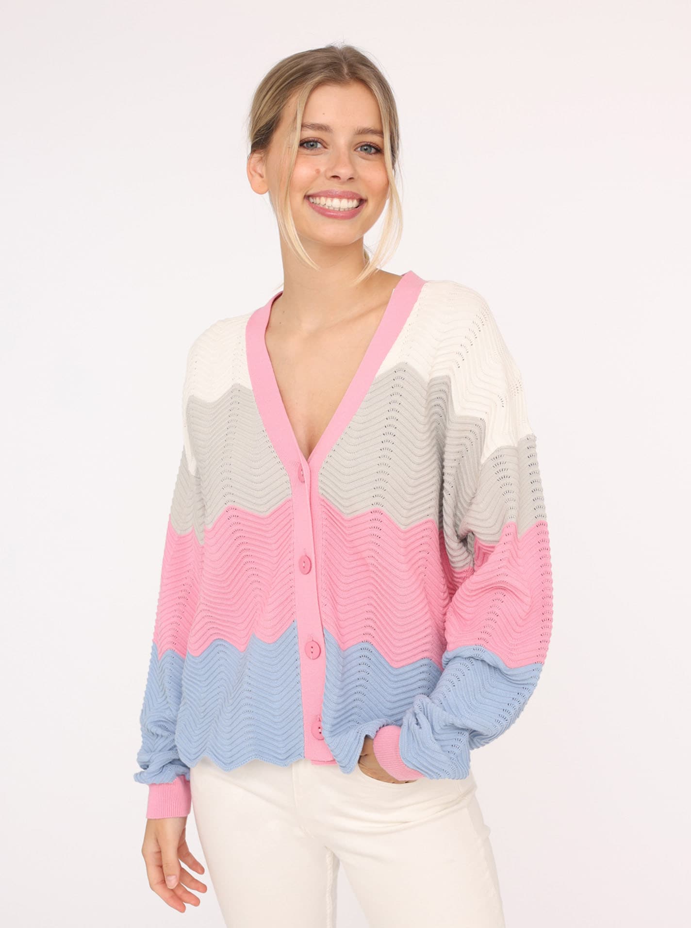 Zwillingsherz Strickjacke »"Block Wellen"«, Mit unifarbenen Bündchen Zwillingsherz Strickjacke »"Block Wellen"«, Mit unifarbenen Bündchen von zwillingsherz